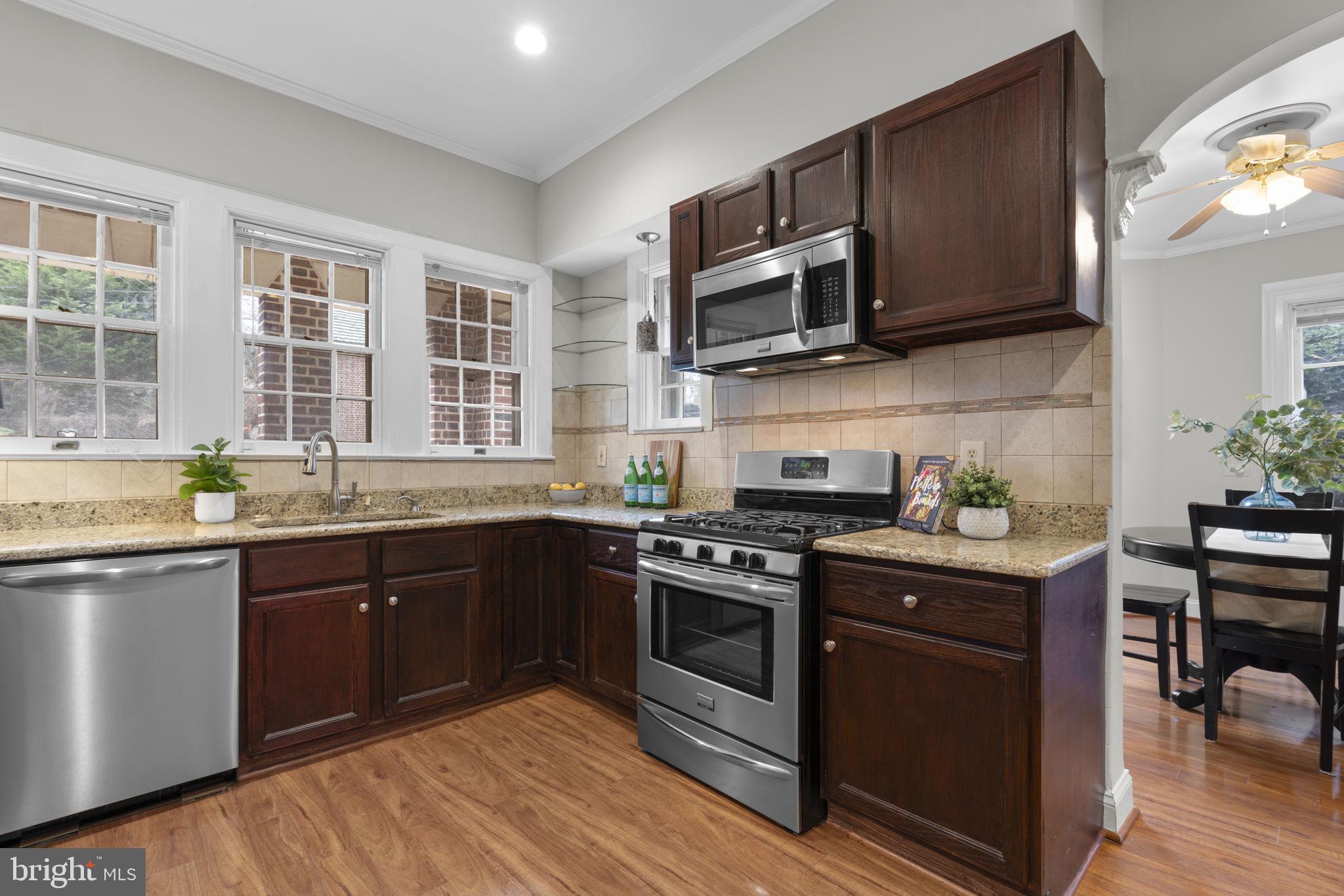 TEN HILLS - Residential