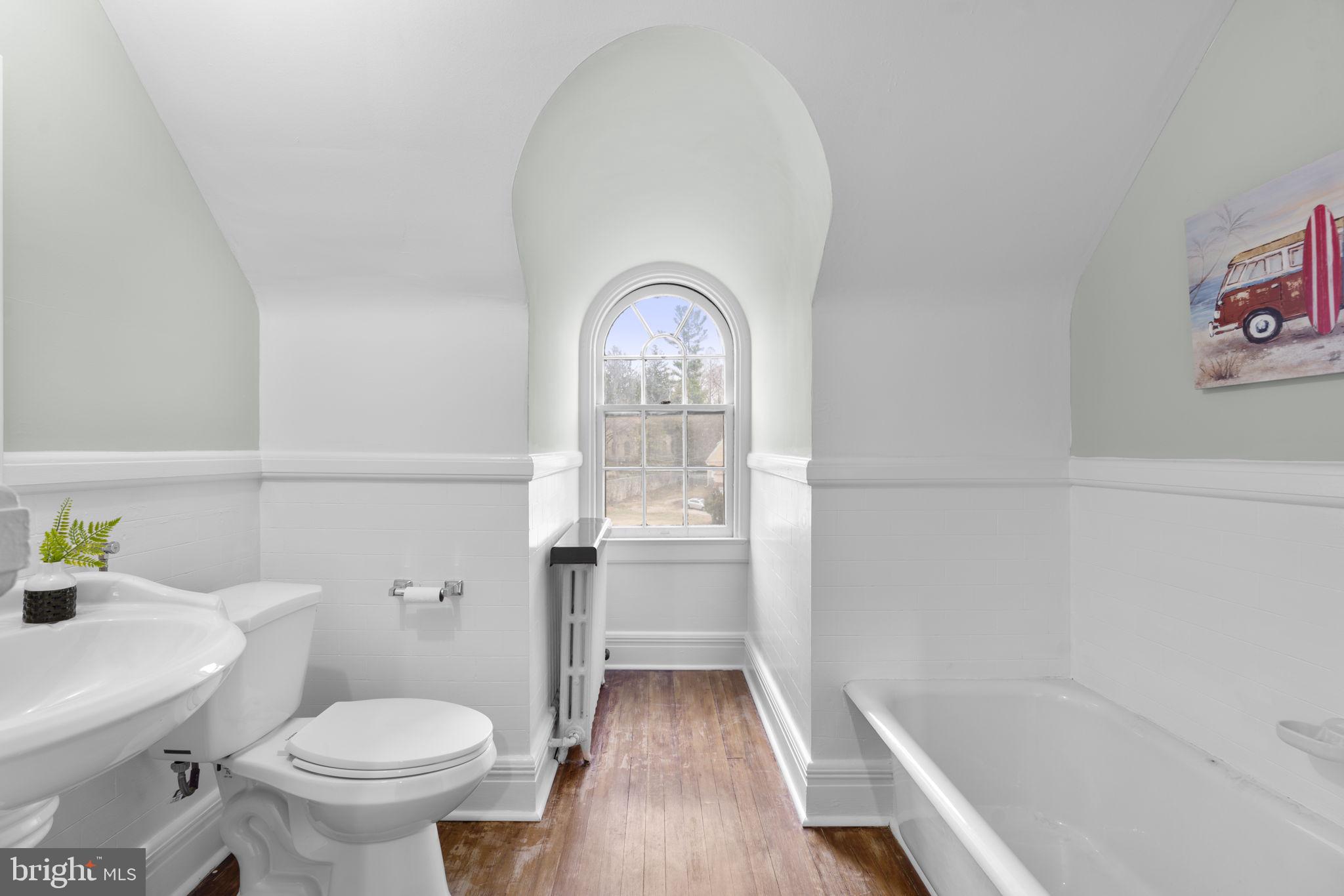 TEN HILLS - Residential