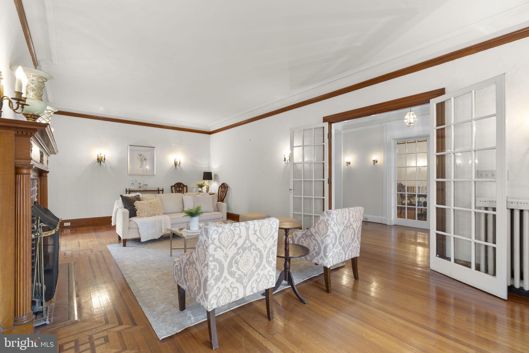 TEN HILLS - Residential