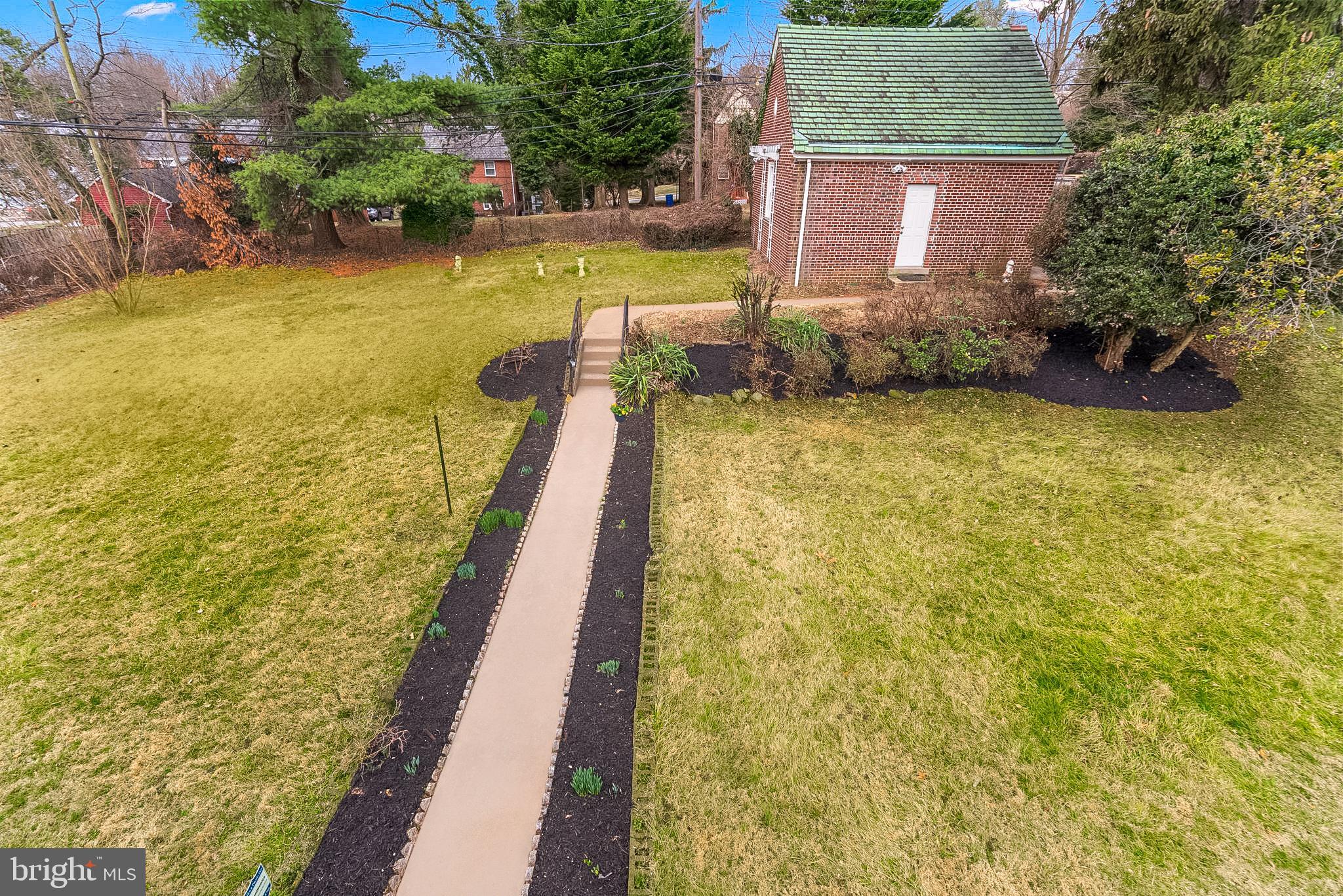 TEN HILLS - Residential