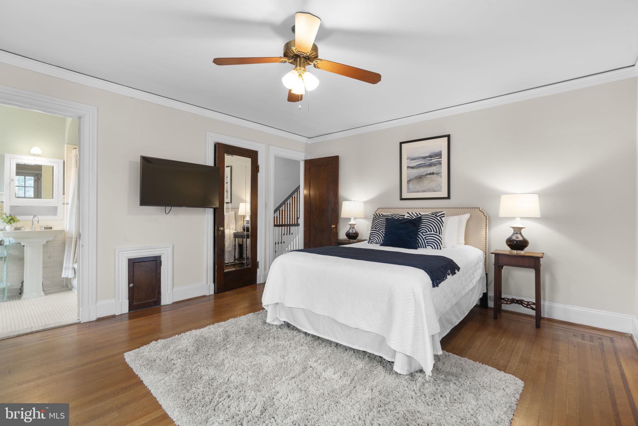 TEN HILLS - Residential