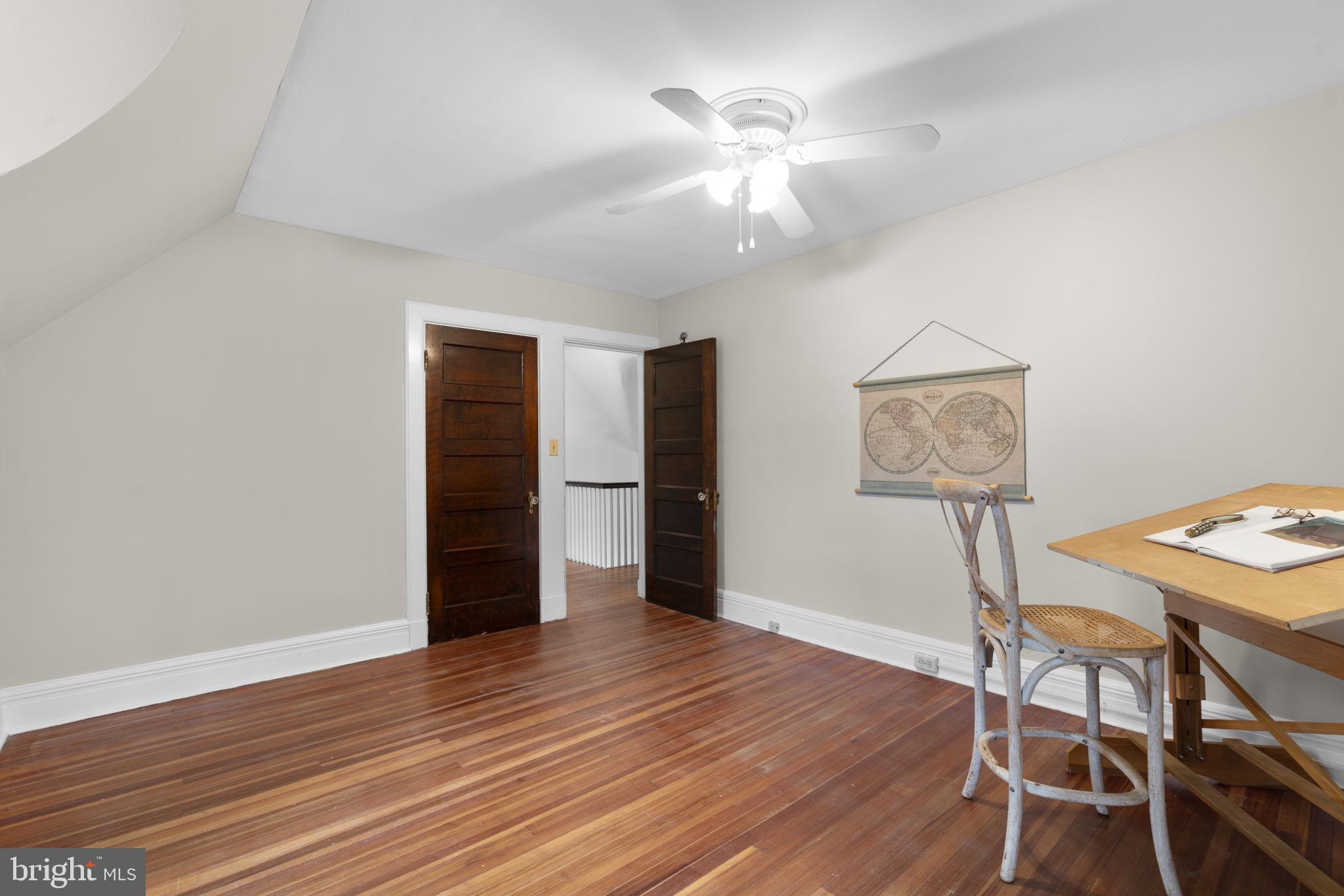 TEN HILLS - Residential