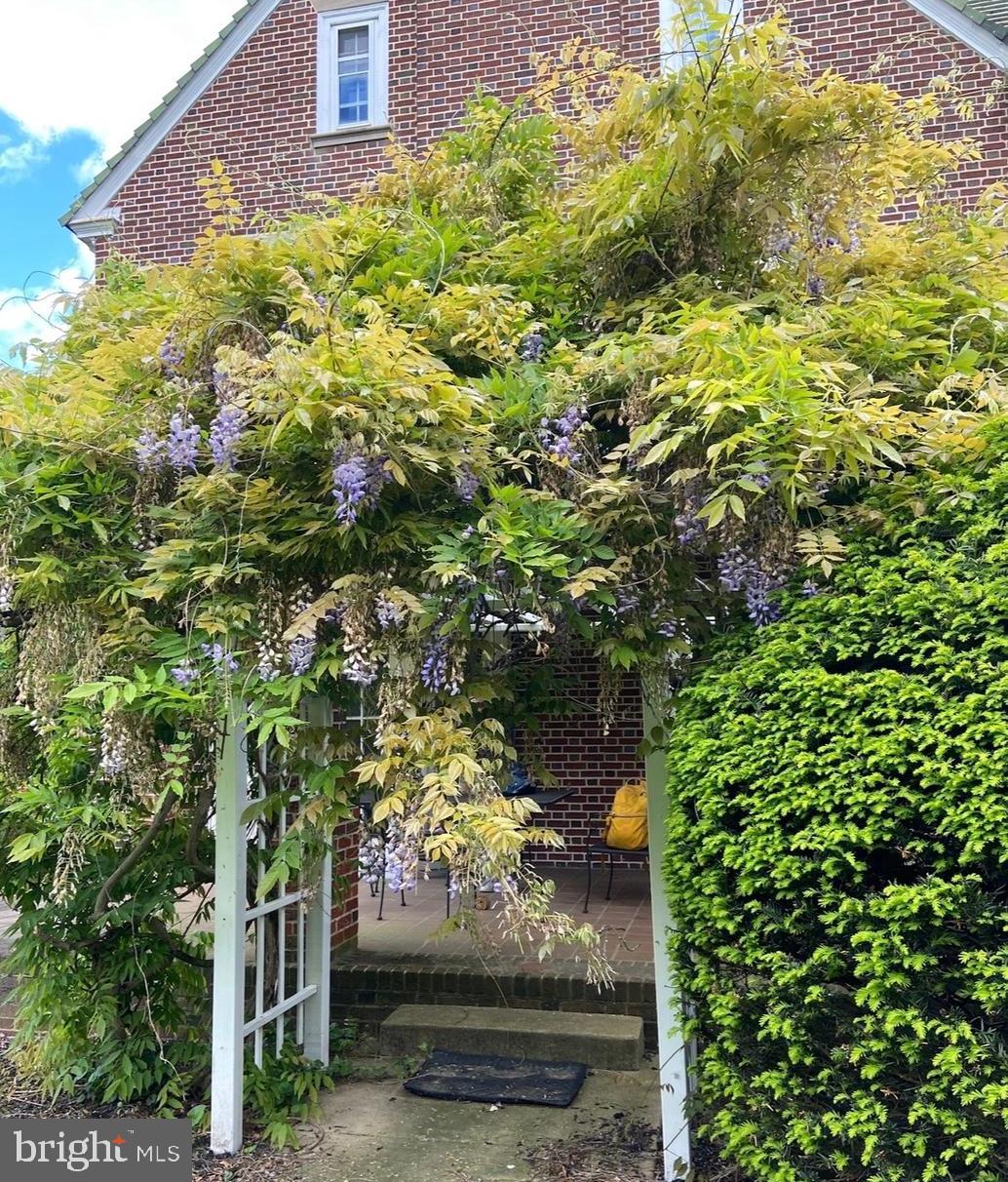 TEN HILLS - Residential