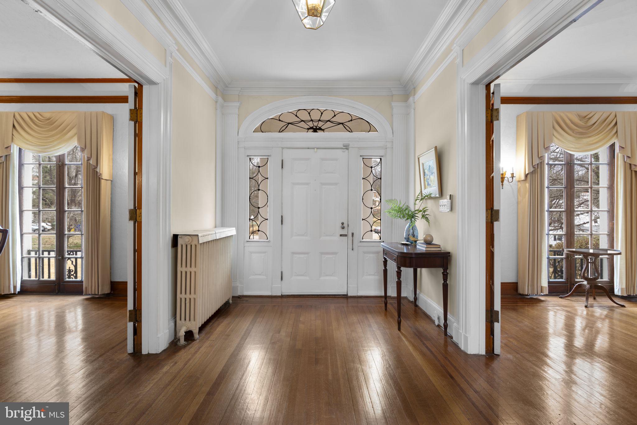 TEN HILLS - Residential