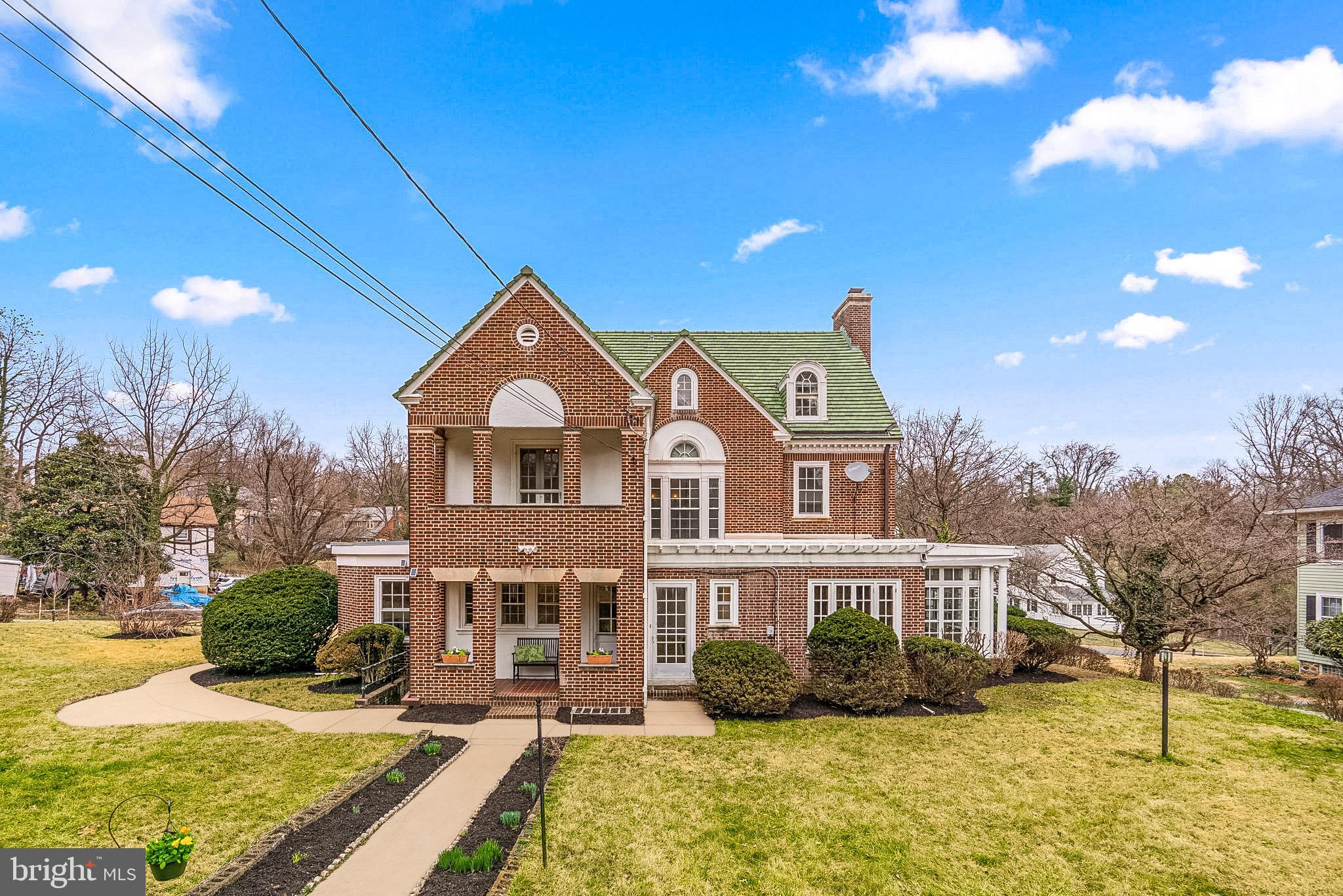 TEN HILLS - Residential