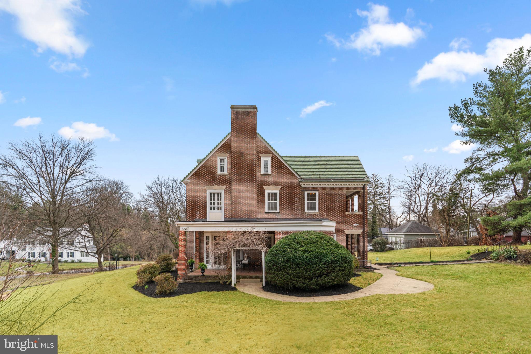 TEN HILLS - Residential