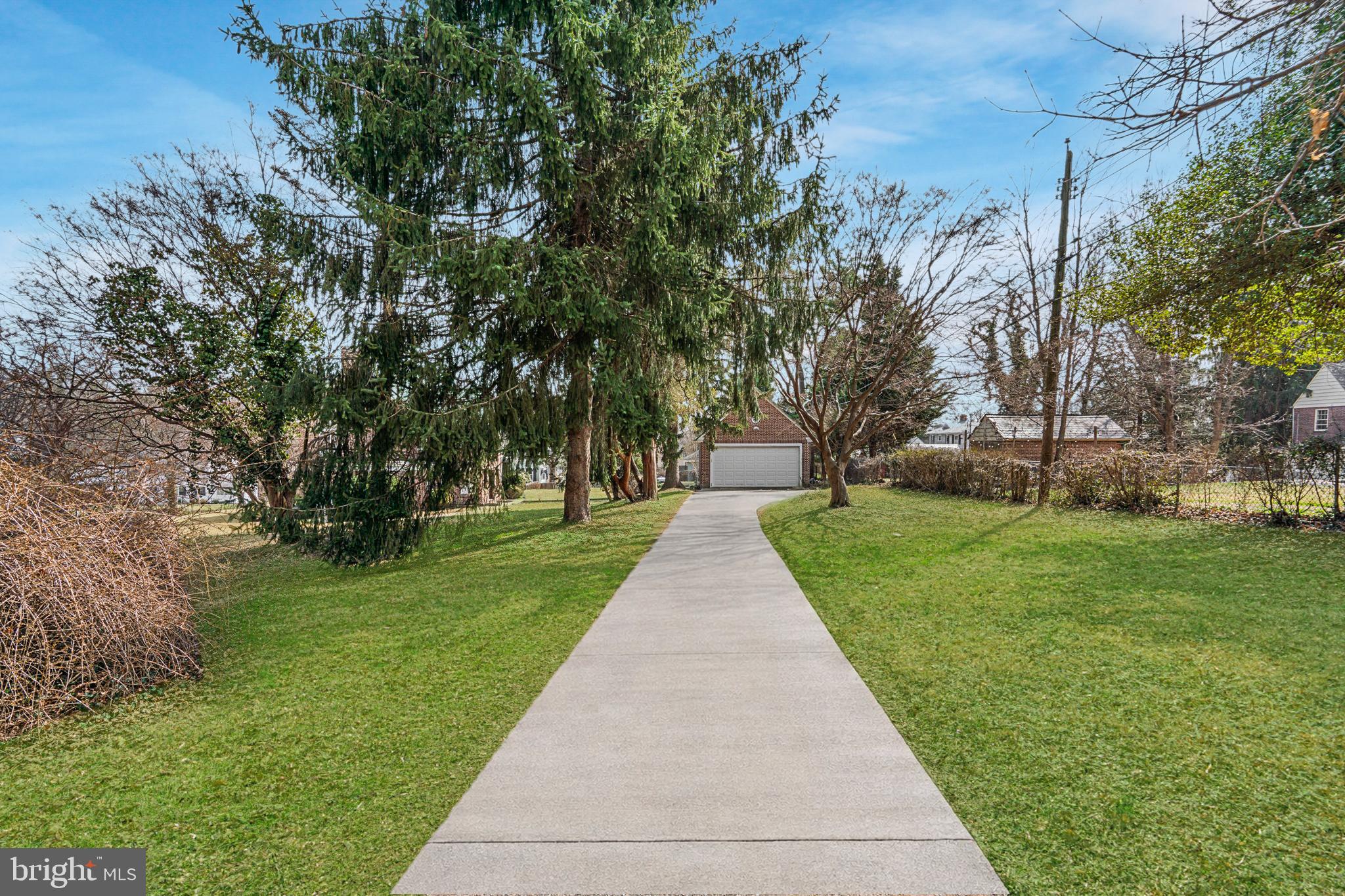 TEN HILLS - Residential