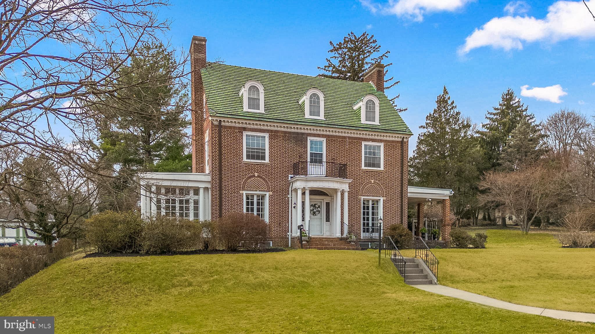 TEN HILLS - Residential