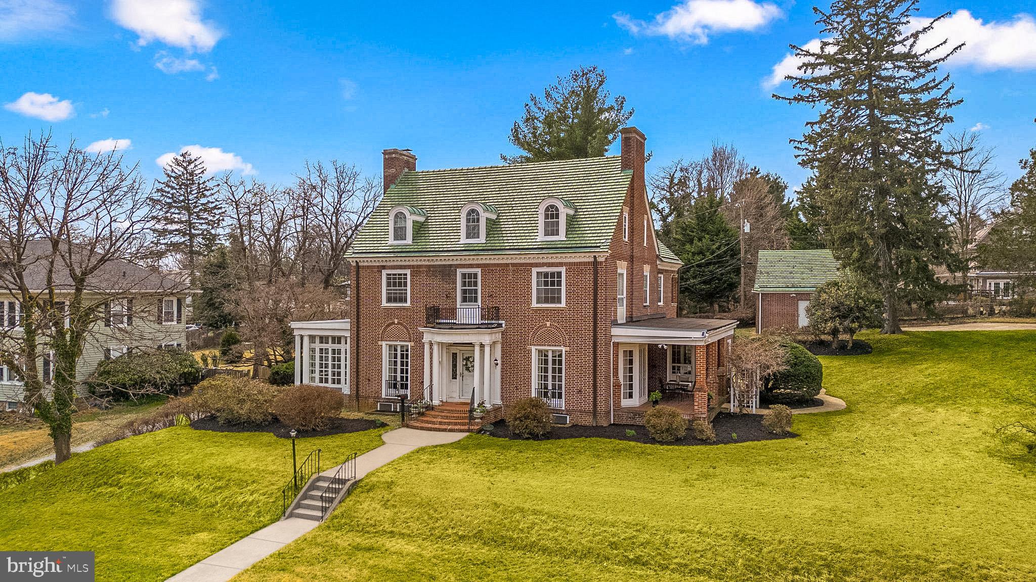 TEN HILLS - Residential