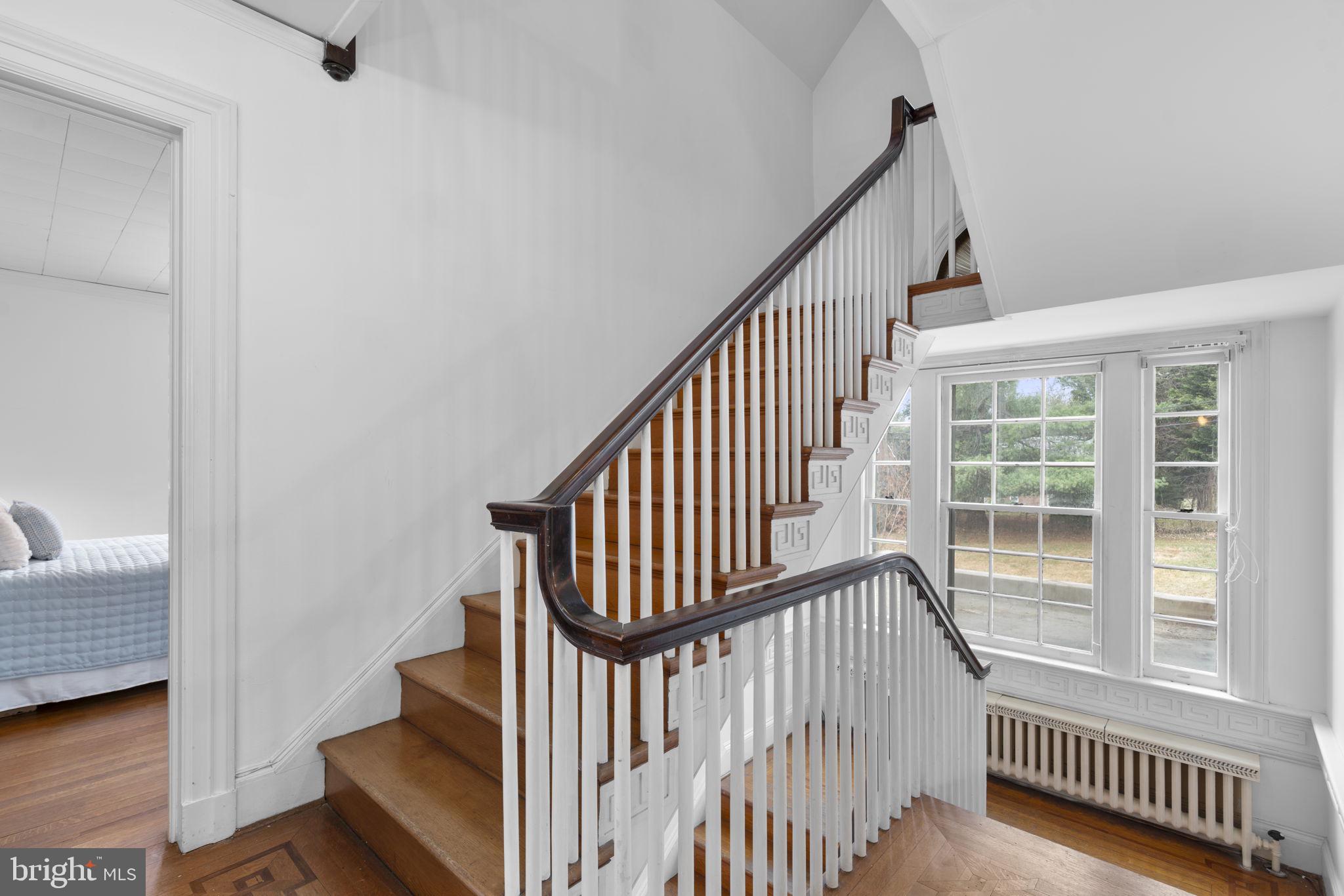 TEN HILLS - Residential