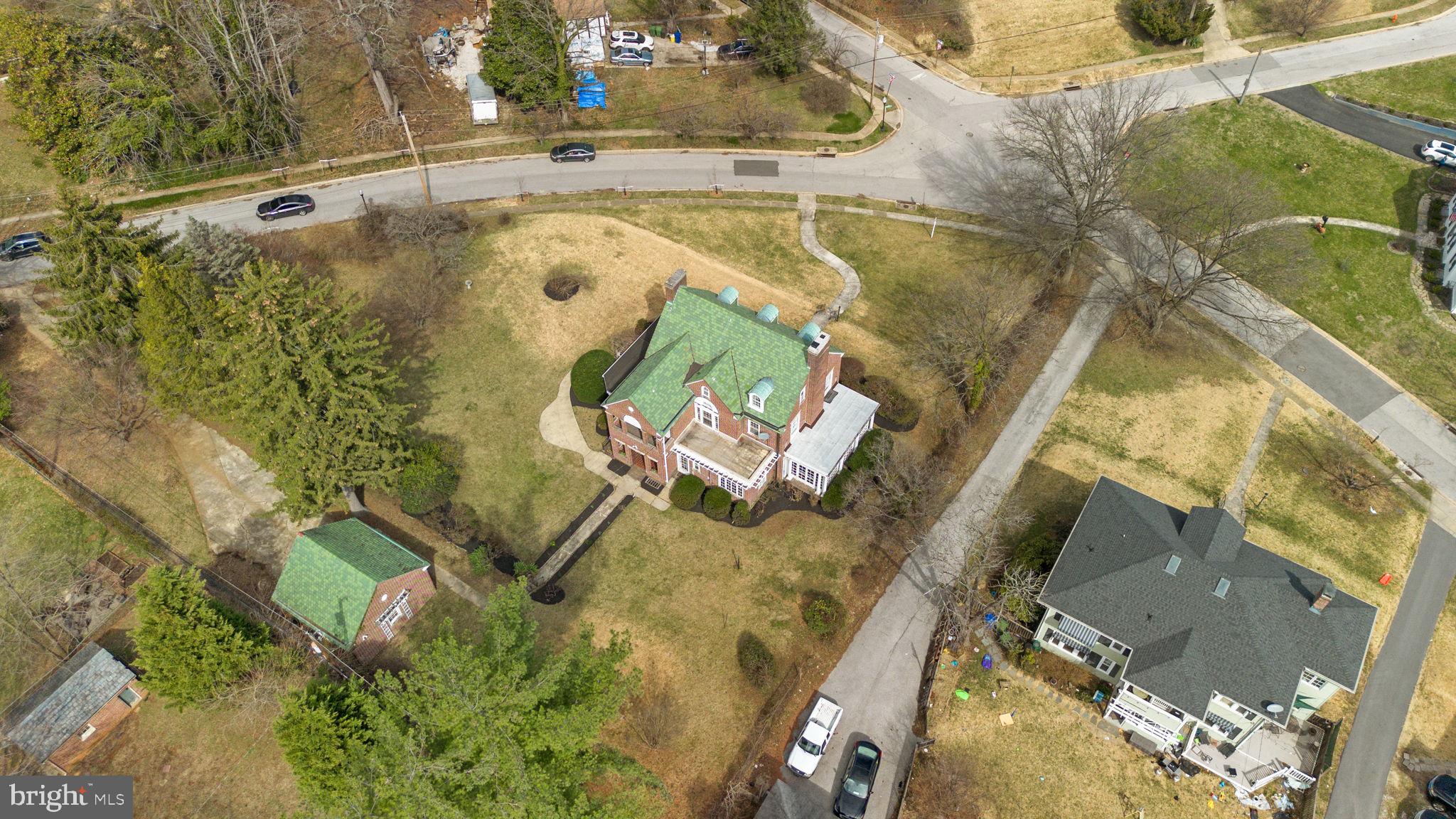 TEN HILLS - Residential