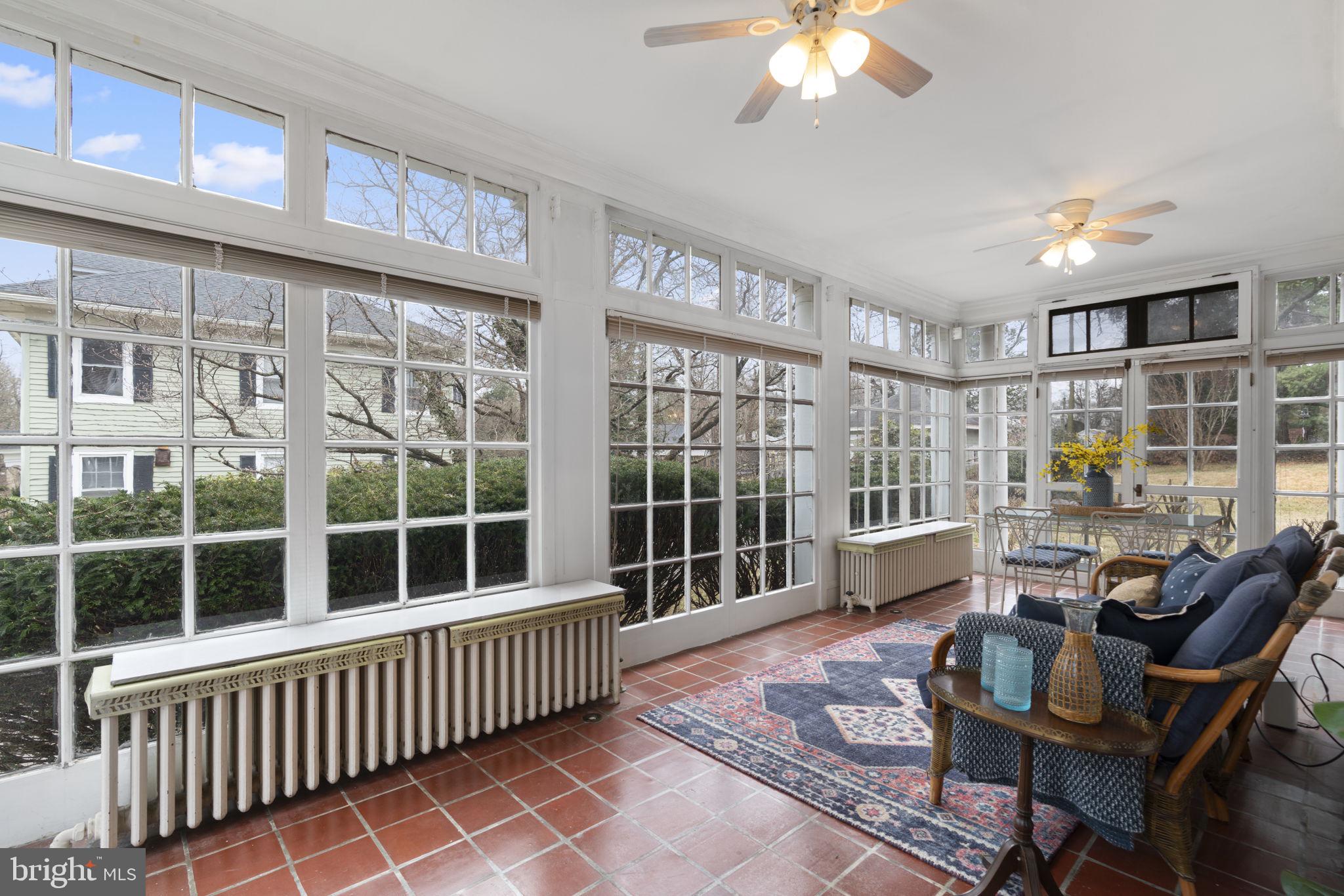 TEN HILLS - Residential