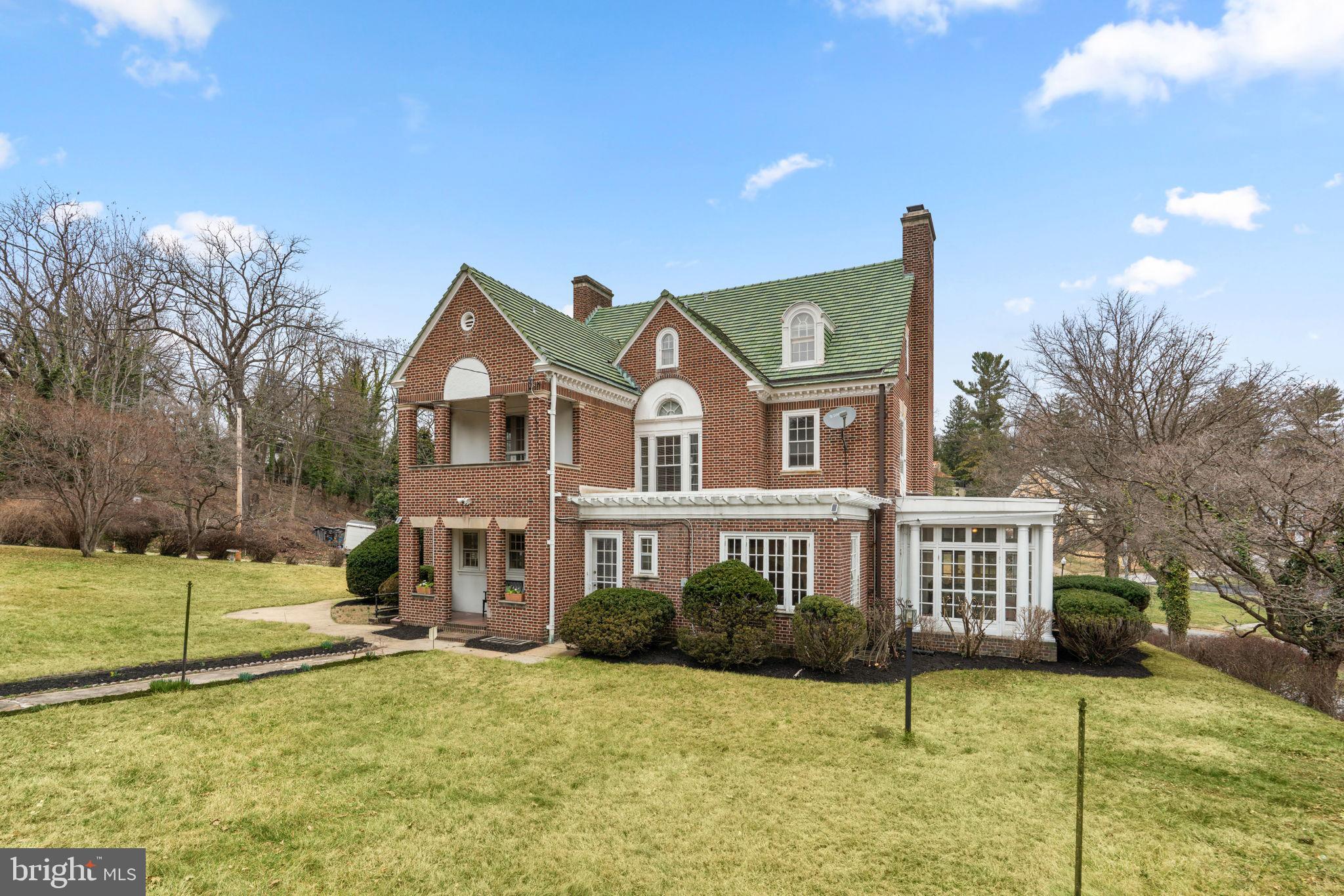 TEN HILLS - Residential