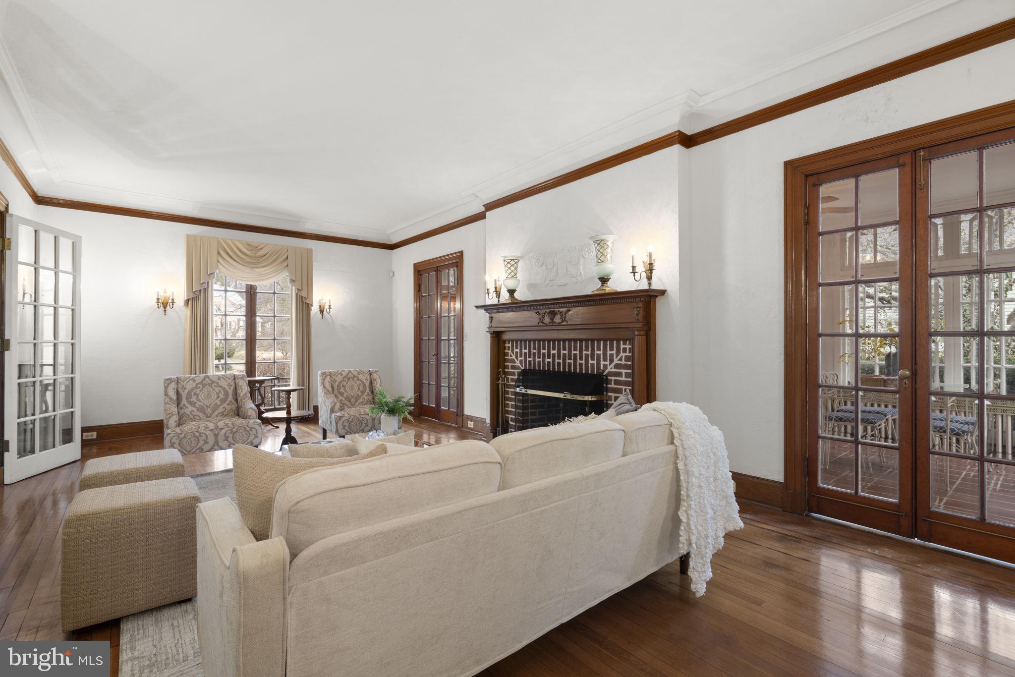 TEN HILLS - Residential