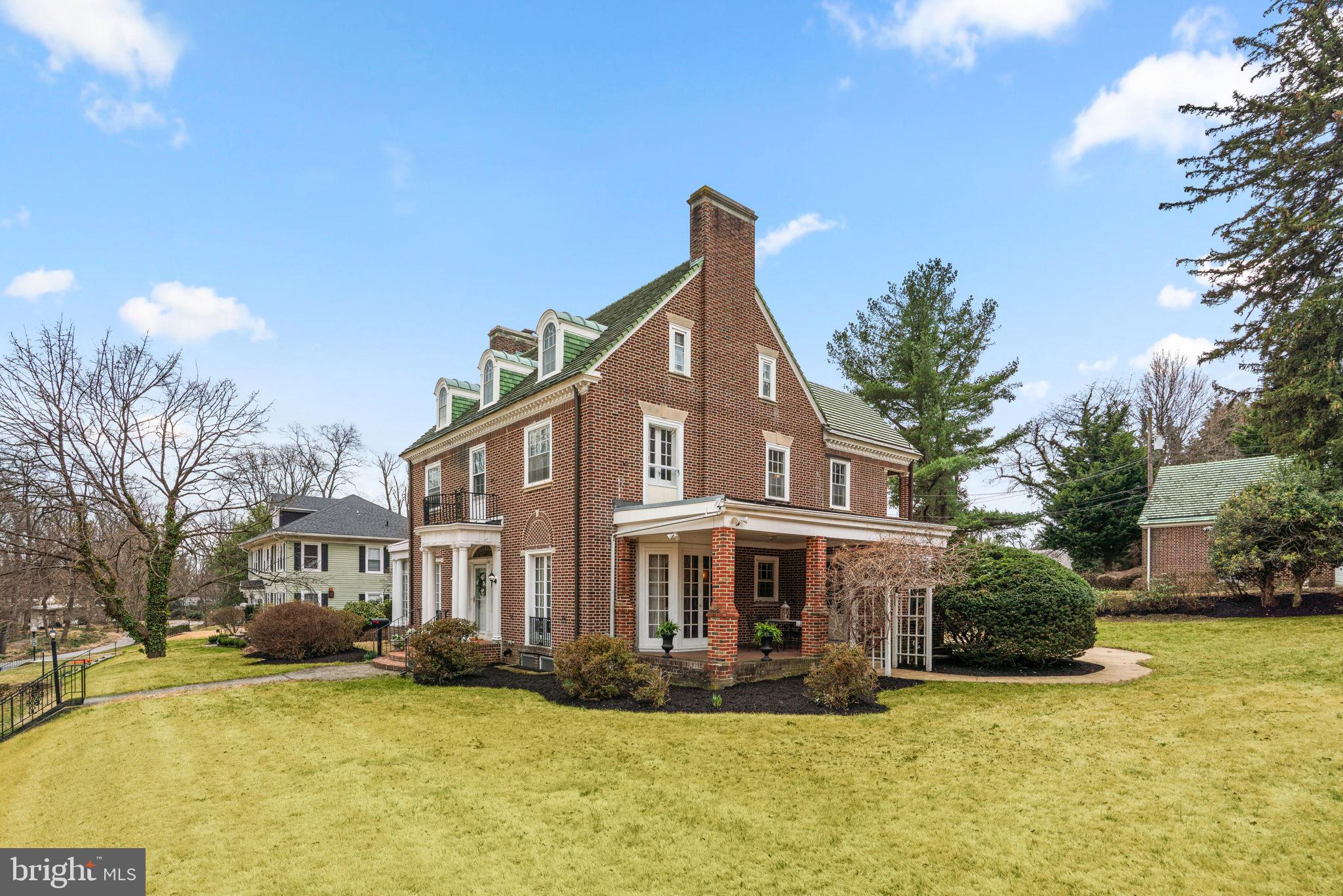 TEN HILLS - Residential