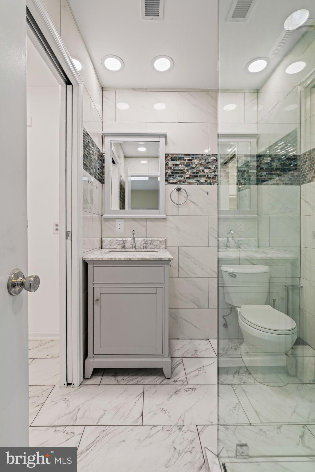 MT HEBRON PARK - Residential