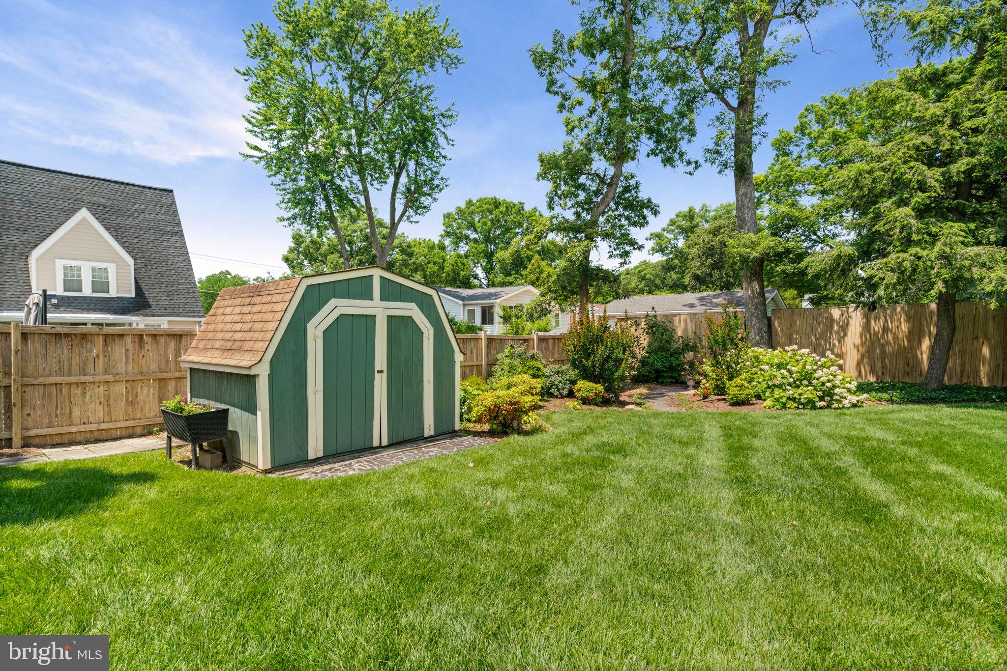 MT HEBRON PARK - Residential