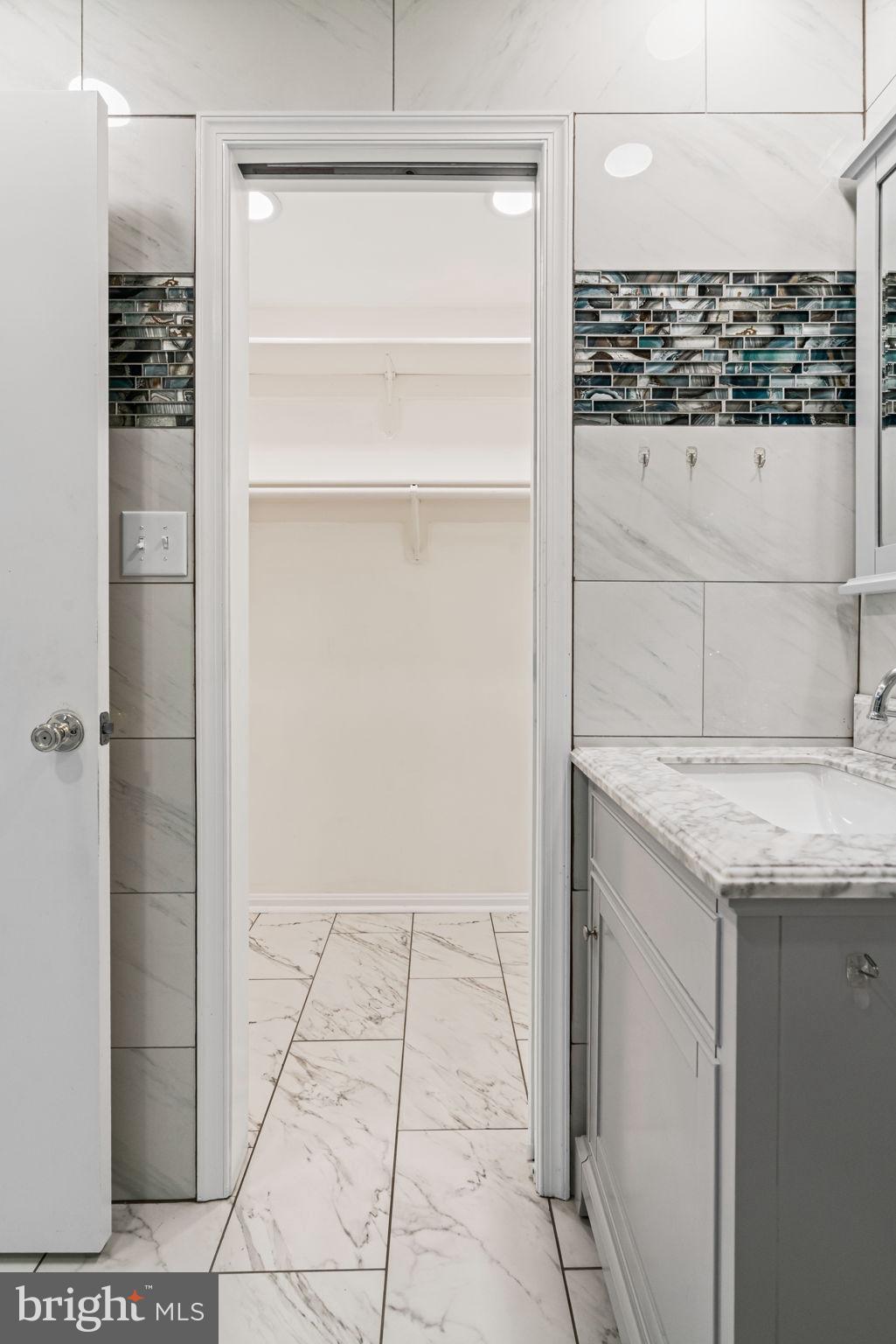 MT HEBRON PARK - Residential