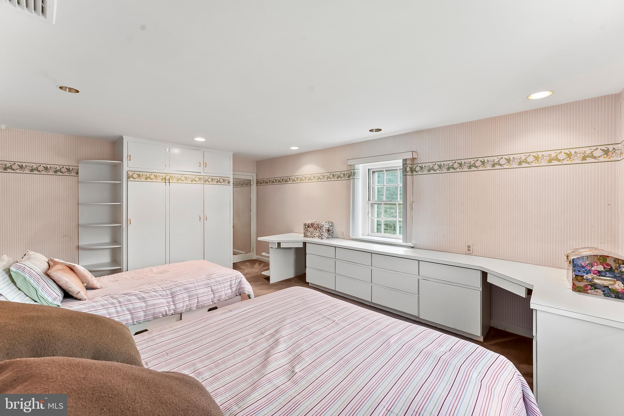 ELKINS PARK - Residential