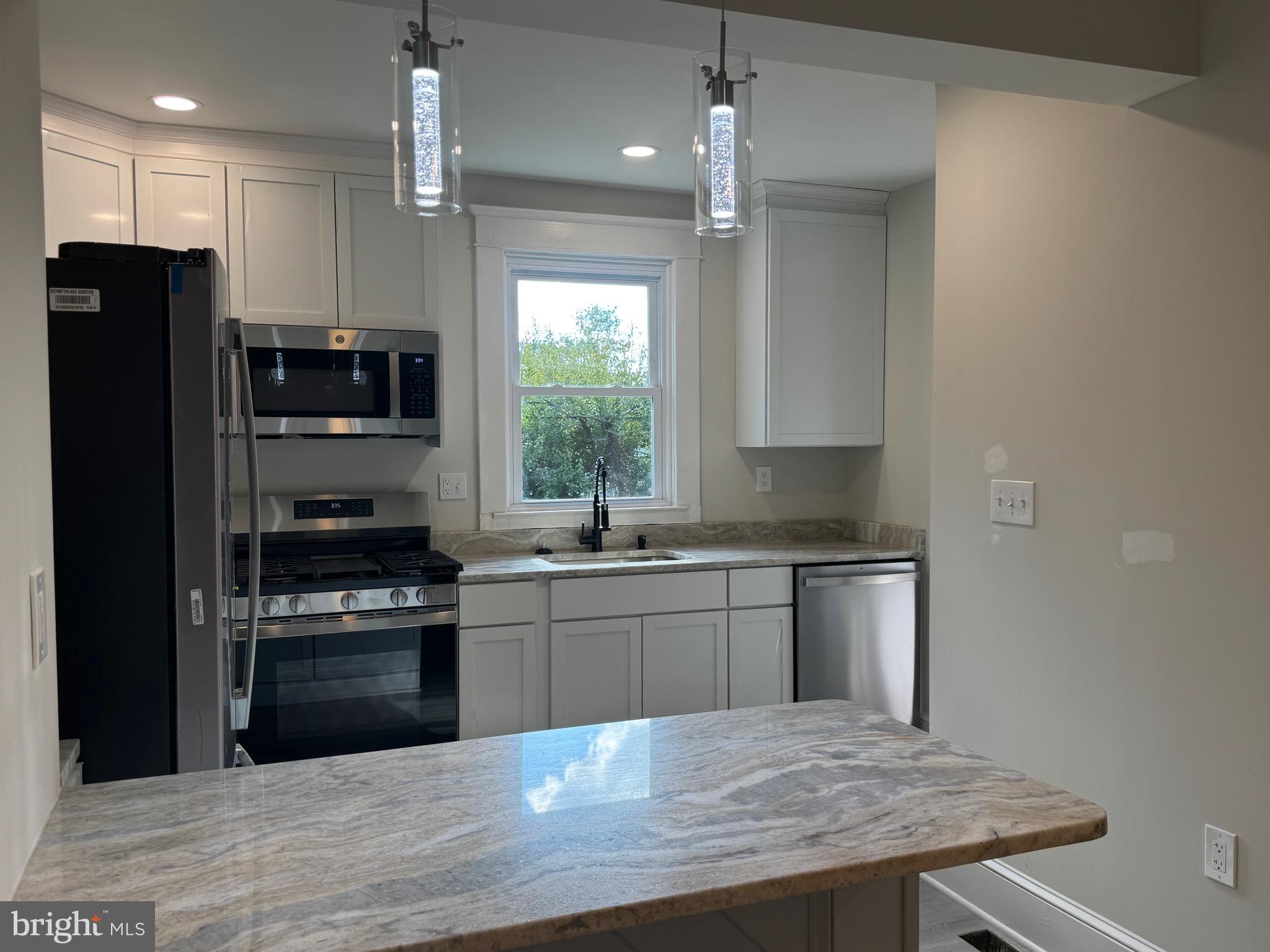 BEVERLY HILLS - Residential
