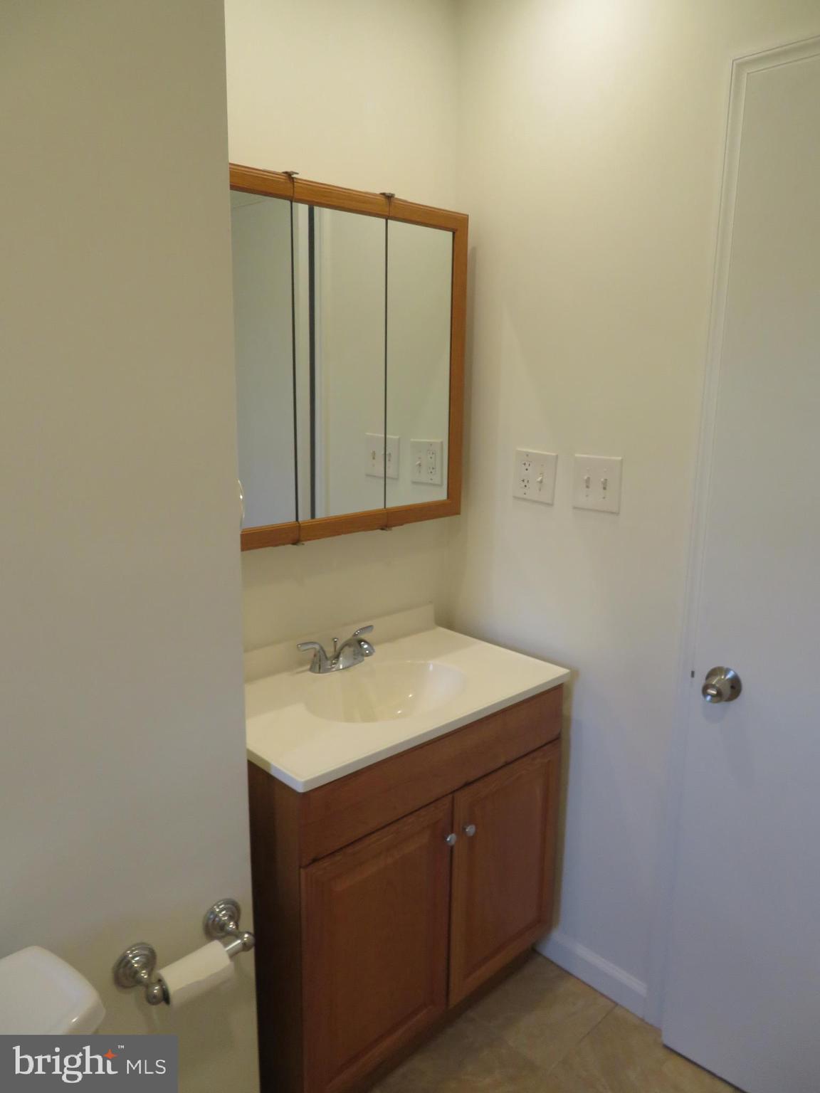 LAKESIDE - Residential Lease