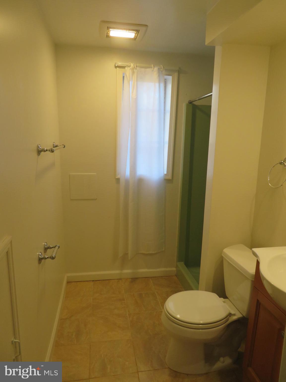 LAKESIDE - Residential Lease