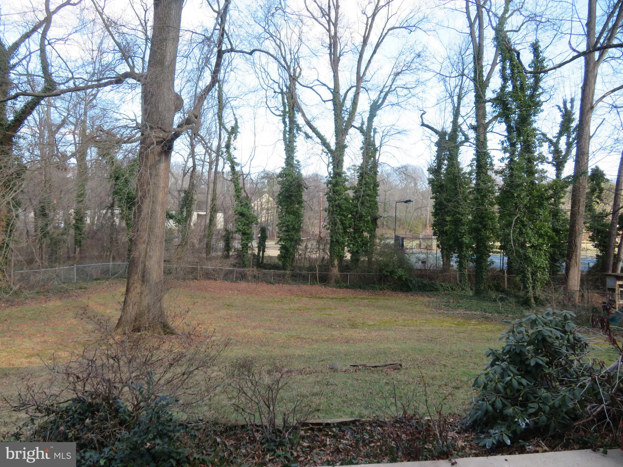 LAKESIDE - Residential Lease