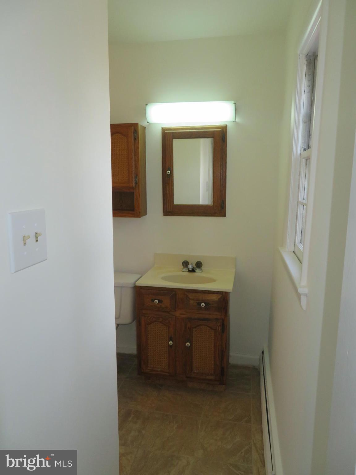 LAKESIDE - Residential Lease