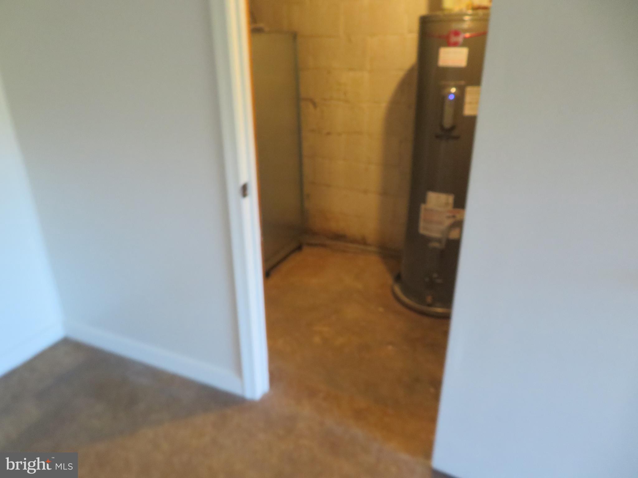 LAKESIDE - Residential Lease