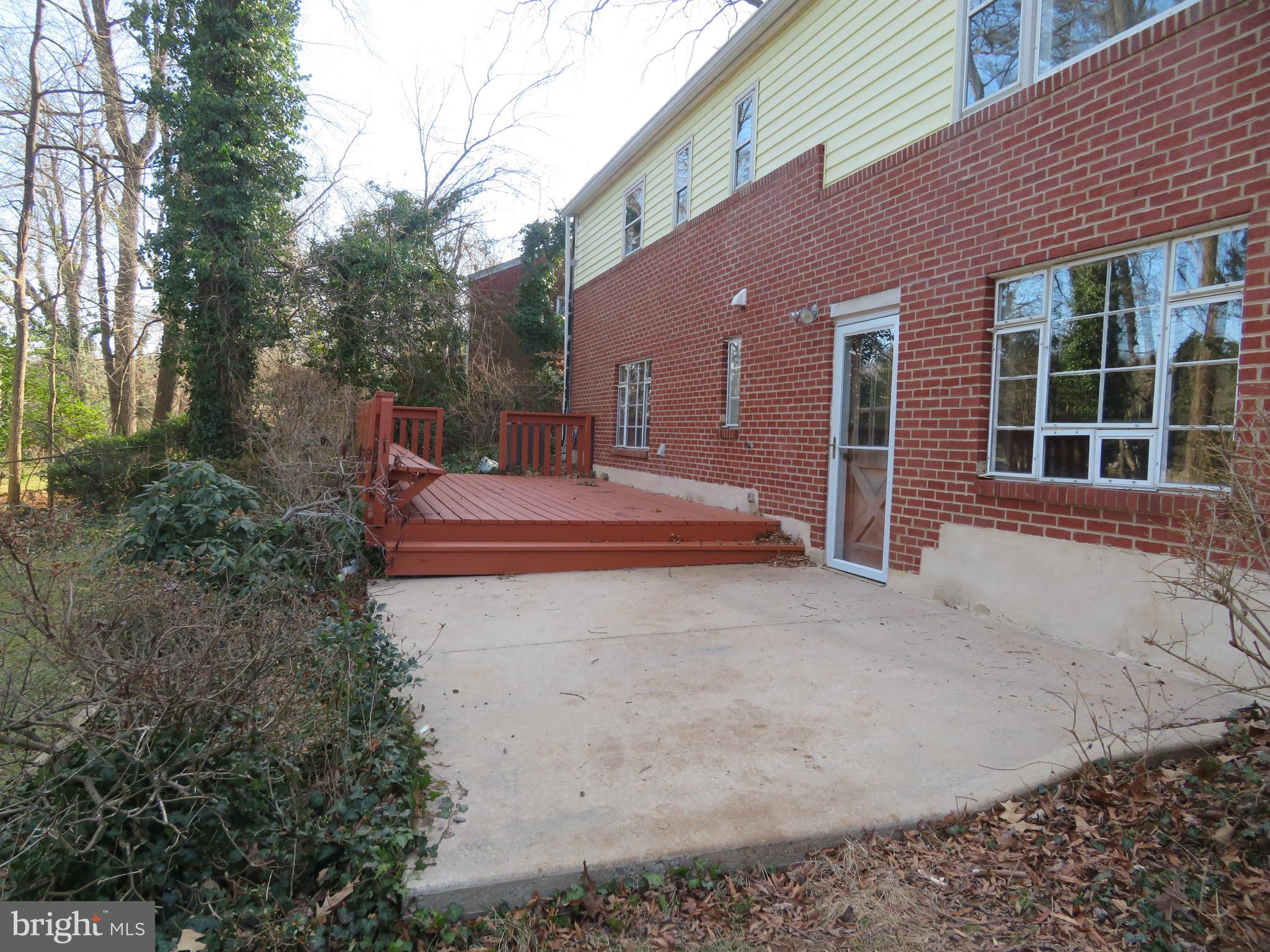 LAKESIDE - Residential Lease