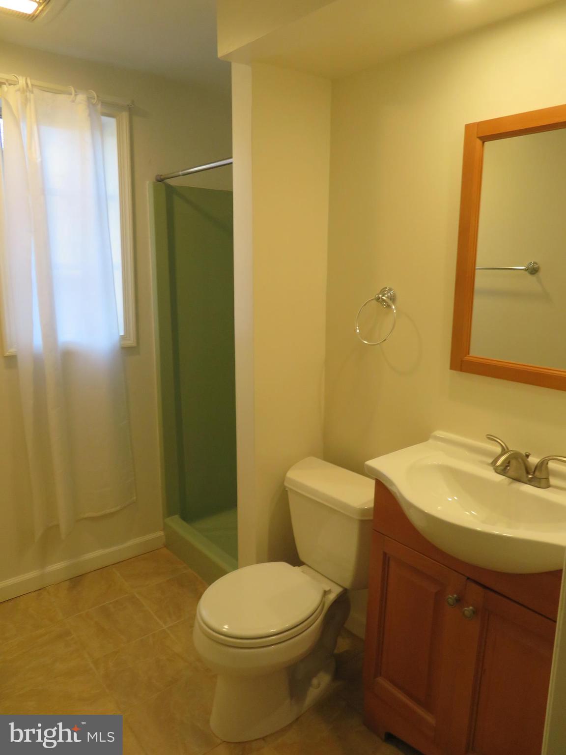 LAKESIDE - Residential Lease