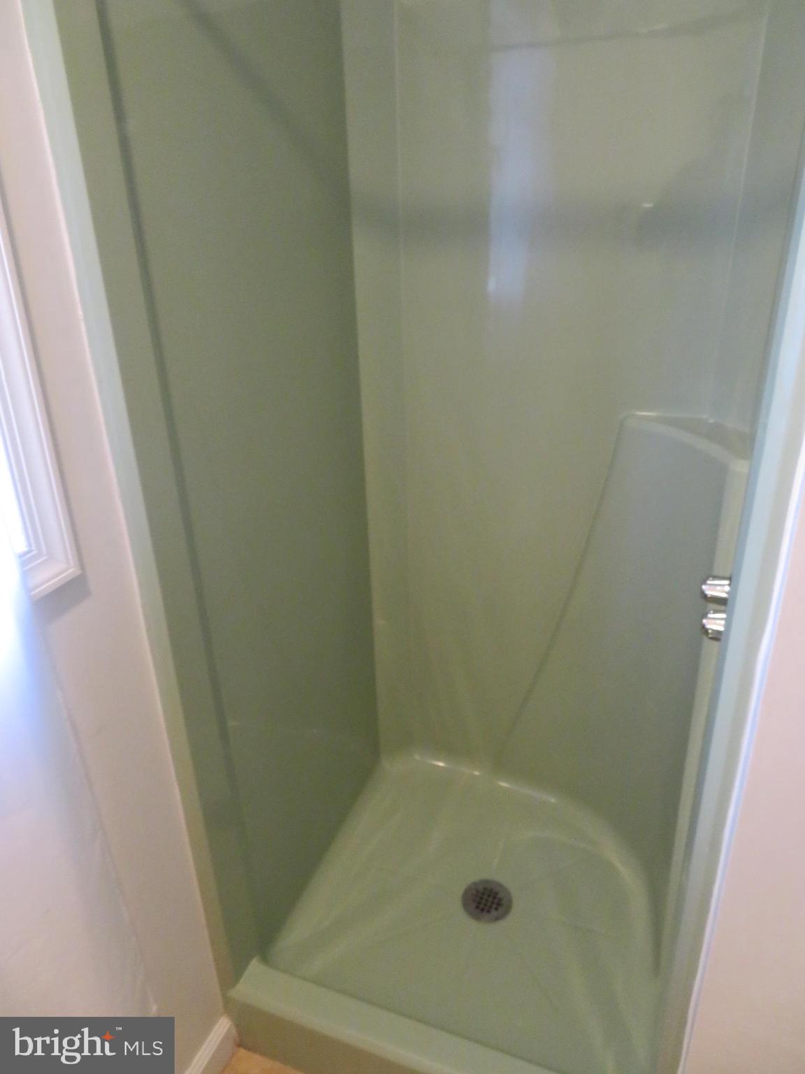 LAKESIDE - Residential Lease