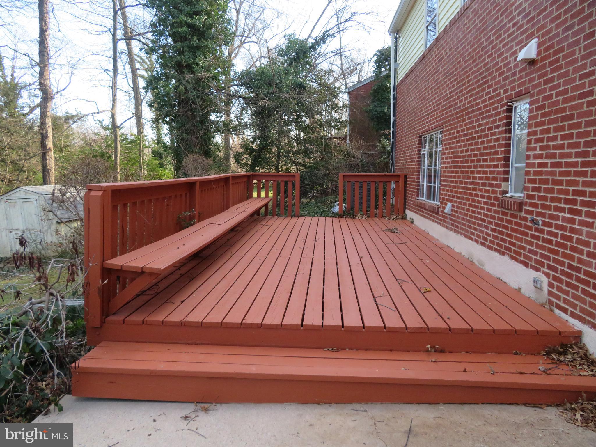 LAKESIDE - Residential Lease