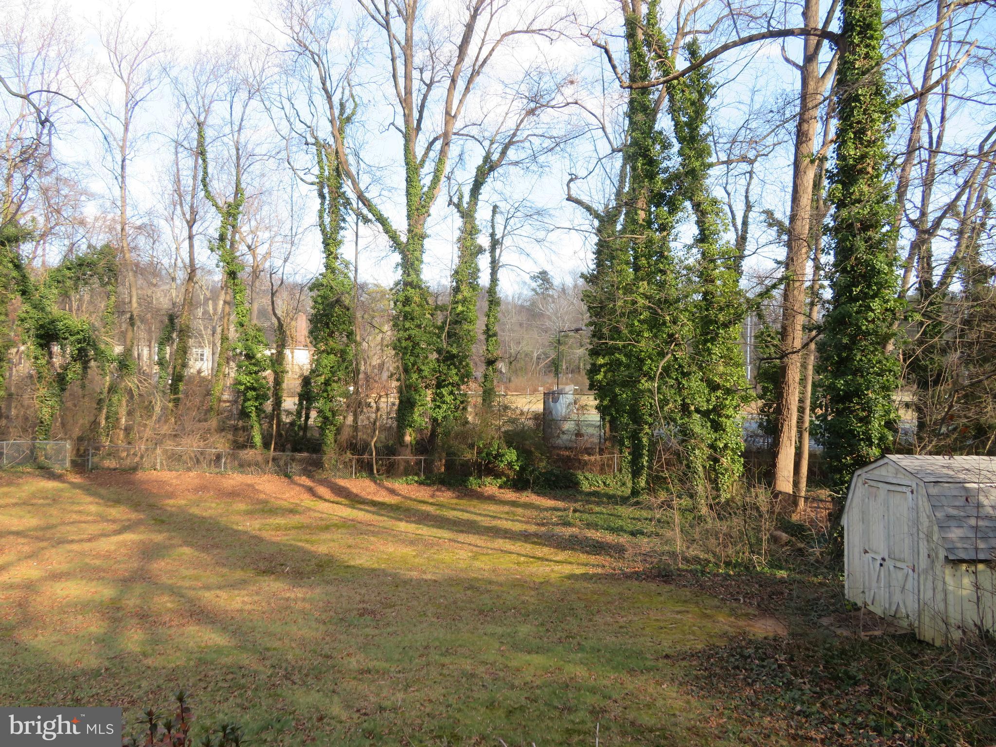 LAKESIDE - Residential Lease