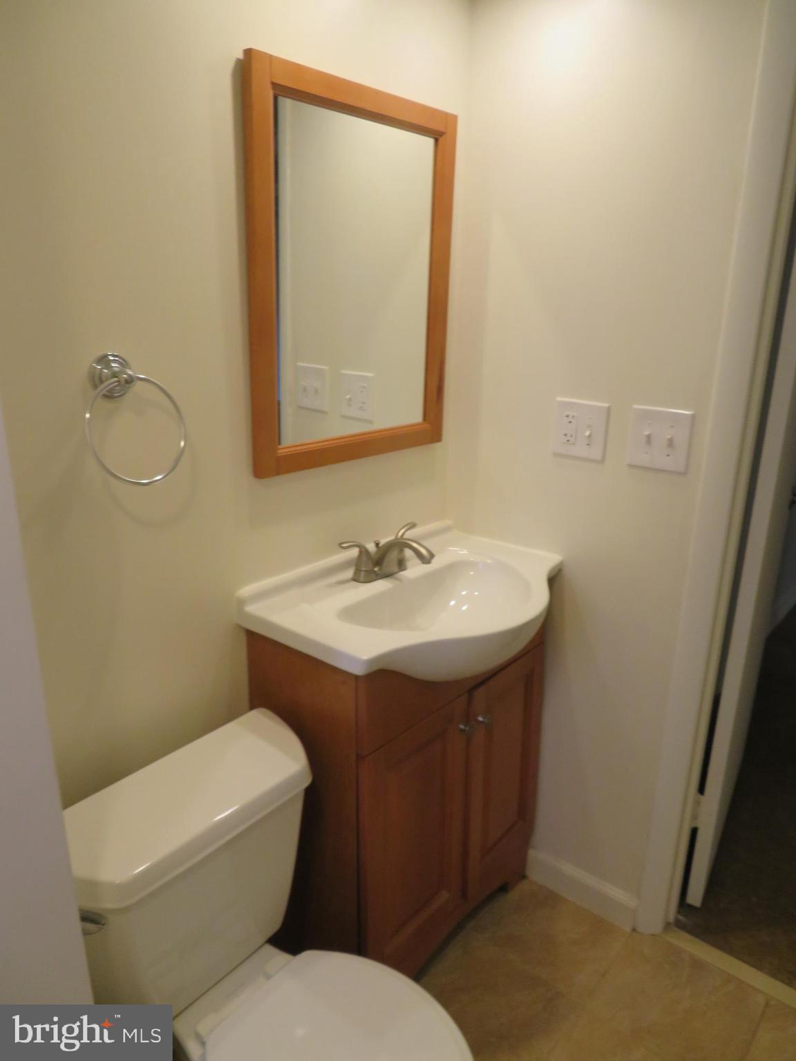 LAKESIDE - Residential Lease