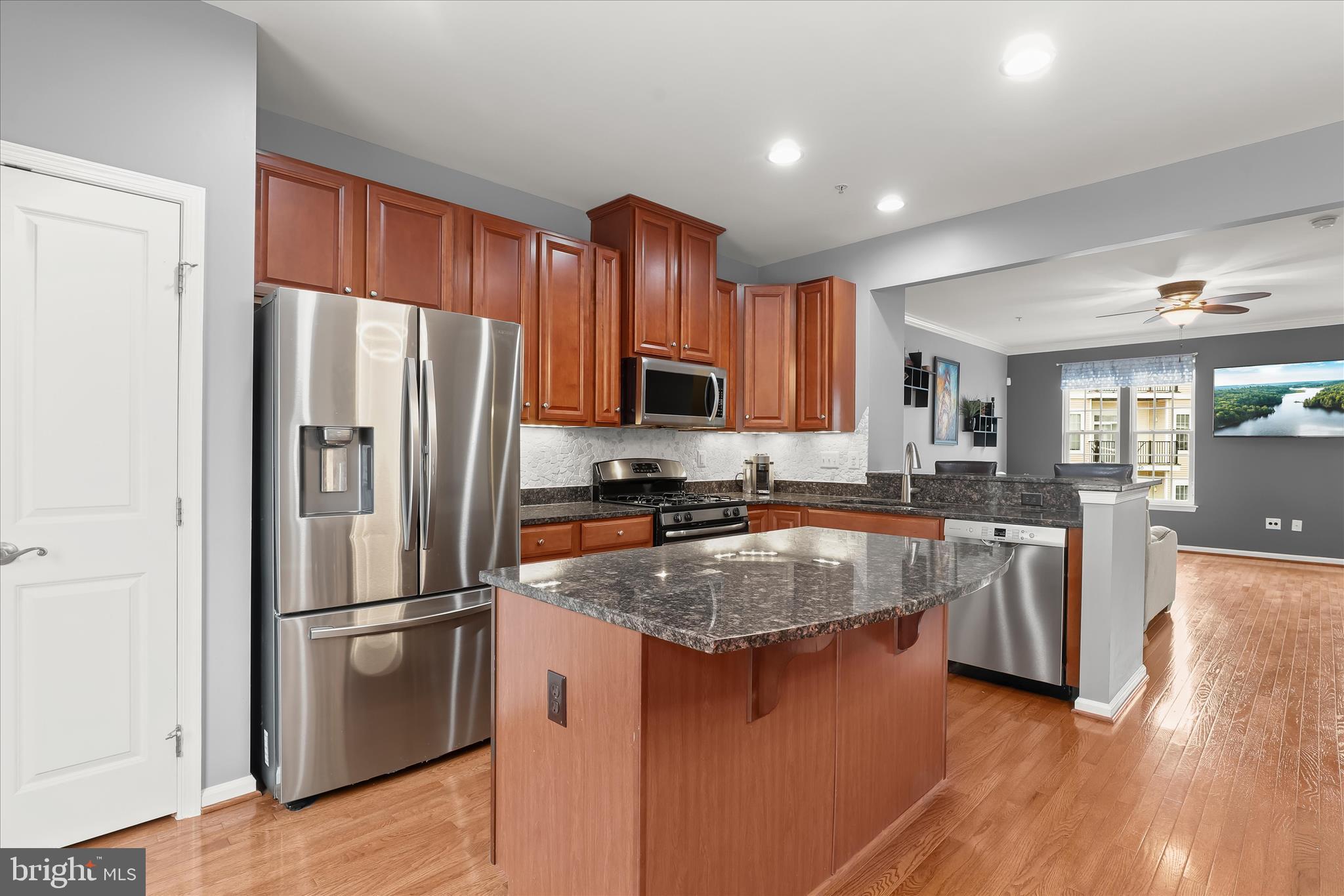 HOWARD SQUARE - Residential