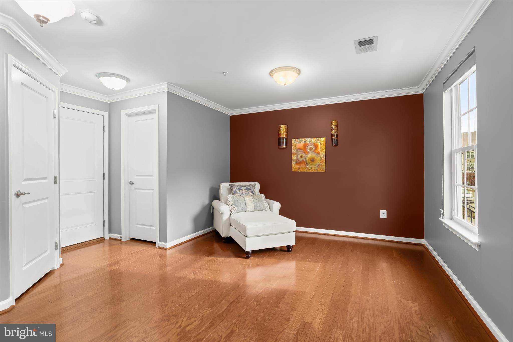 HOWARD SQUARE - Residential