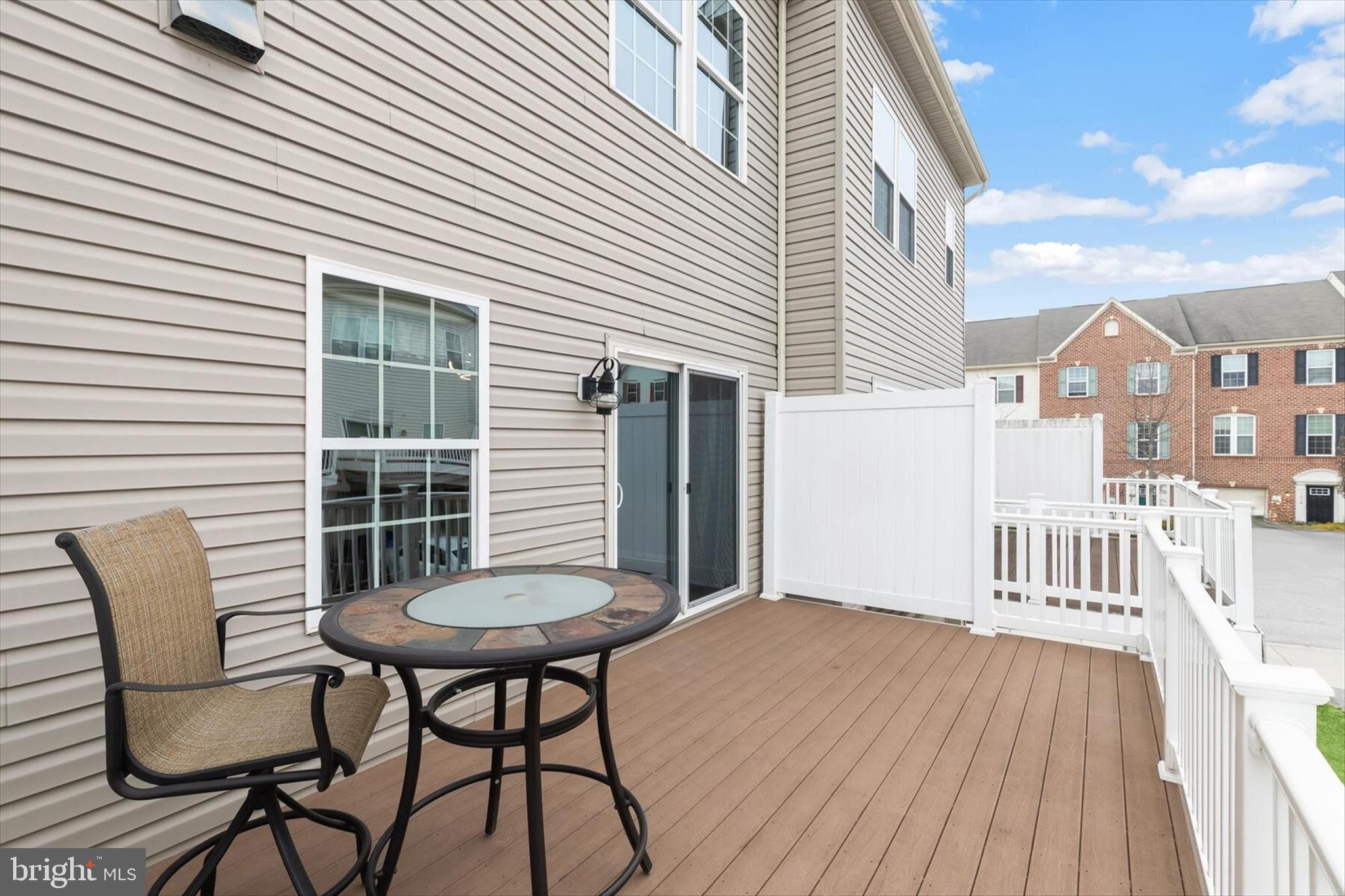 HOWARD SQUARE - Residential