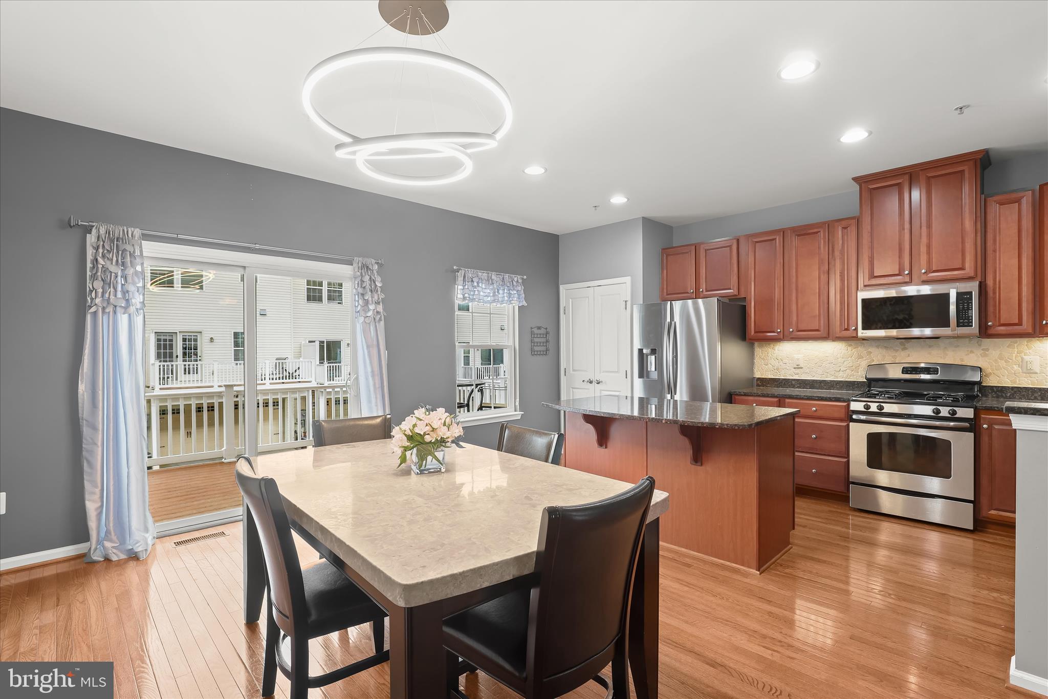 HOWARD SQUARE - Residential