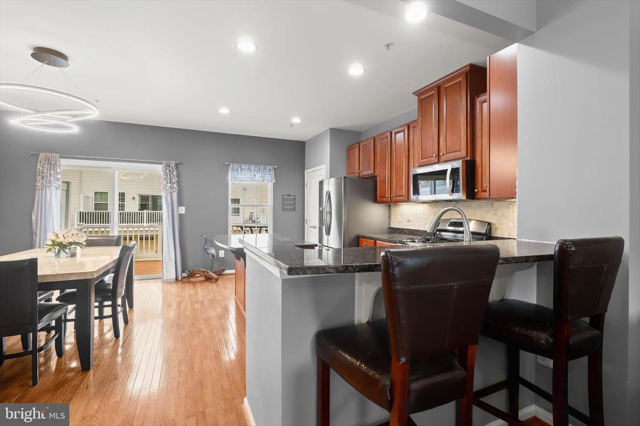 HOWARD SQUARE - Residential