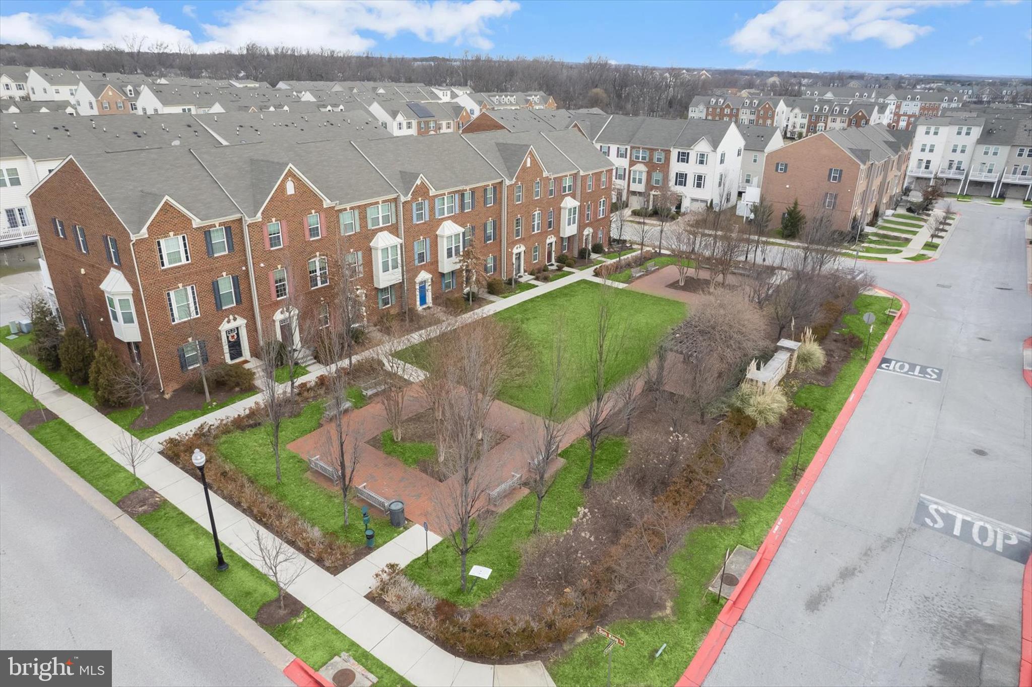 HOWARD SQUARE - Residential