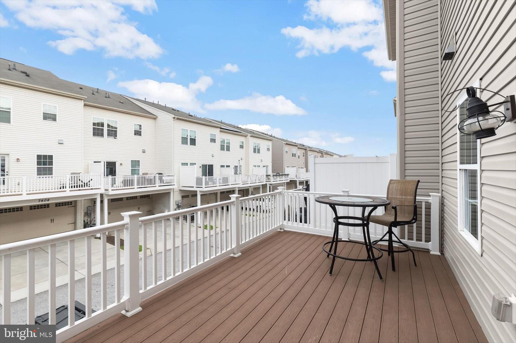 HOWARD SQUARE - Residential