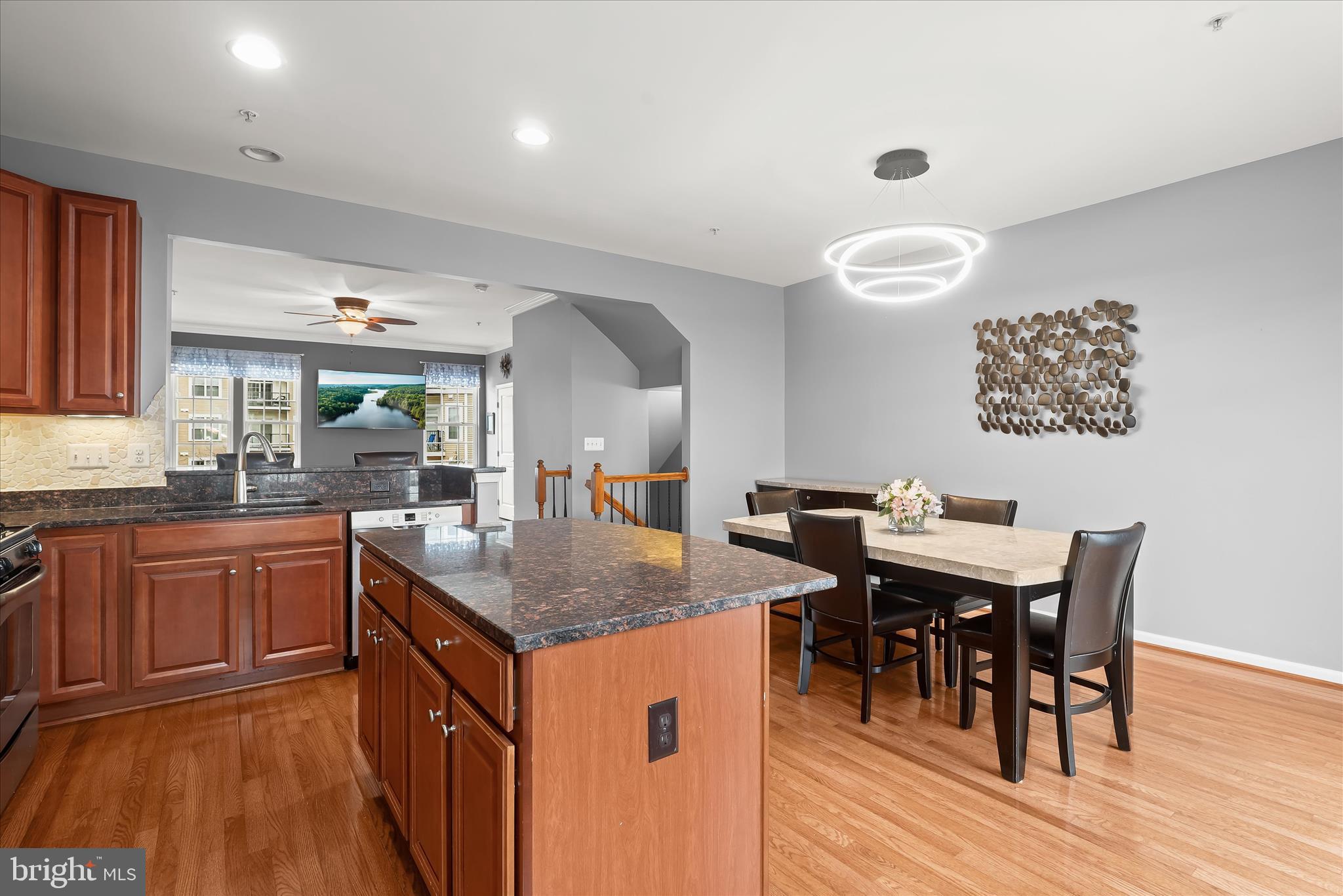 HOWARD SQUARE - Residential