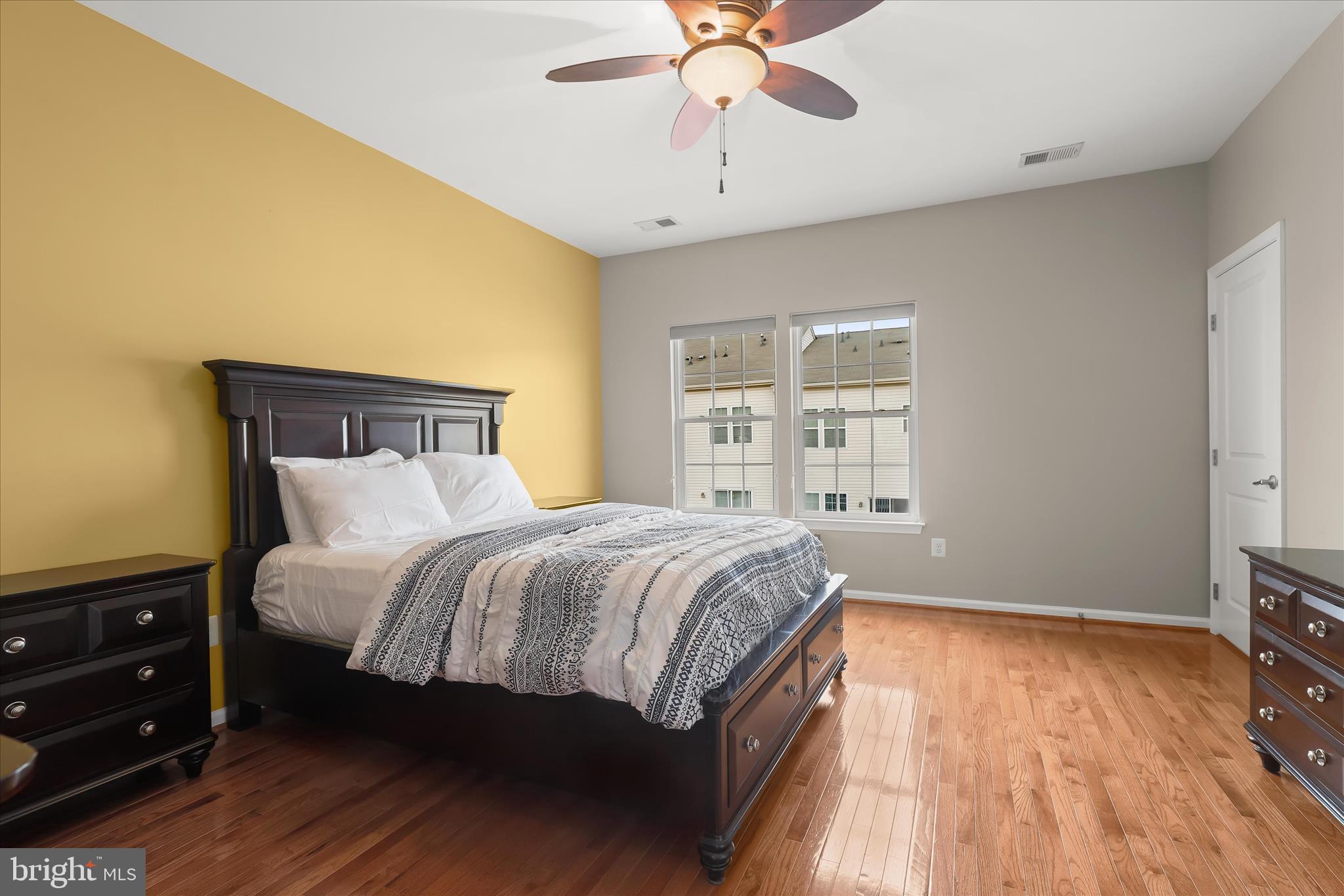 HOWARD SQUARE - Residential