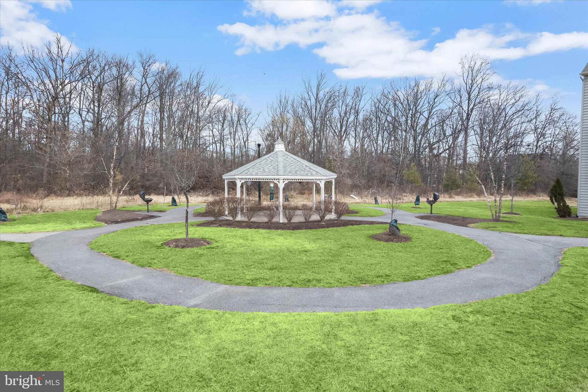 HOWARD SQUARE - Residential