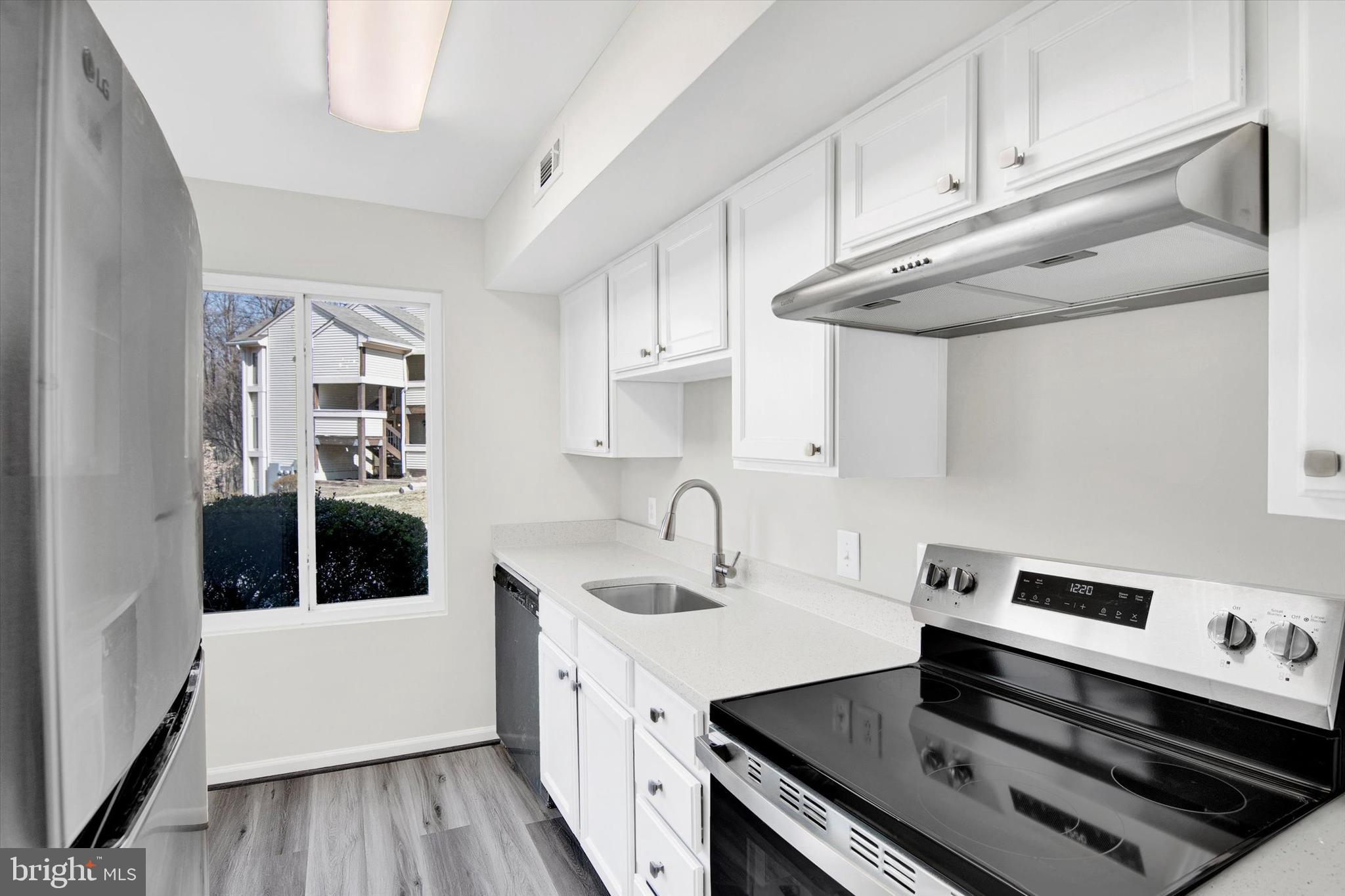 BURKE CENTRE STATION COMMONS - Residential