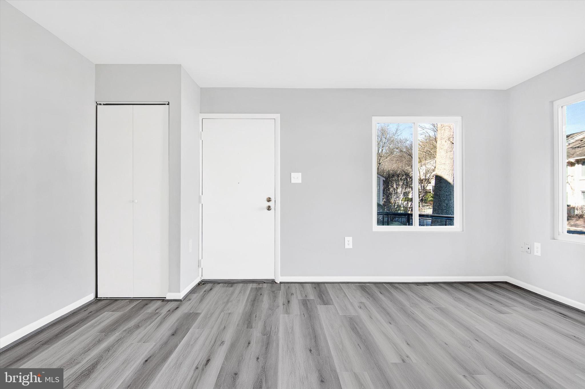 BURKE CENTRE STATION COMMONS - Residential