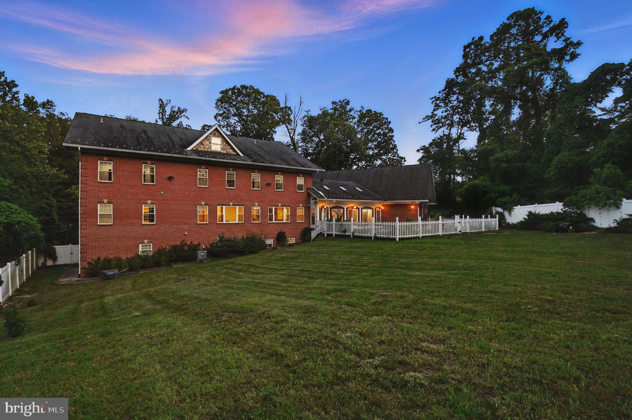 1712 BRIAR RIDGE ROAD