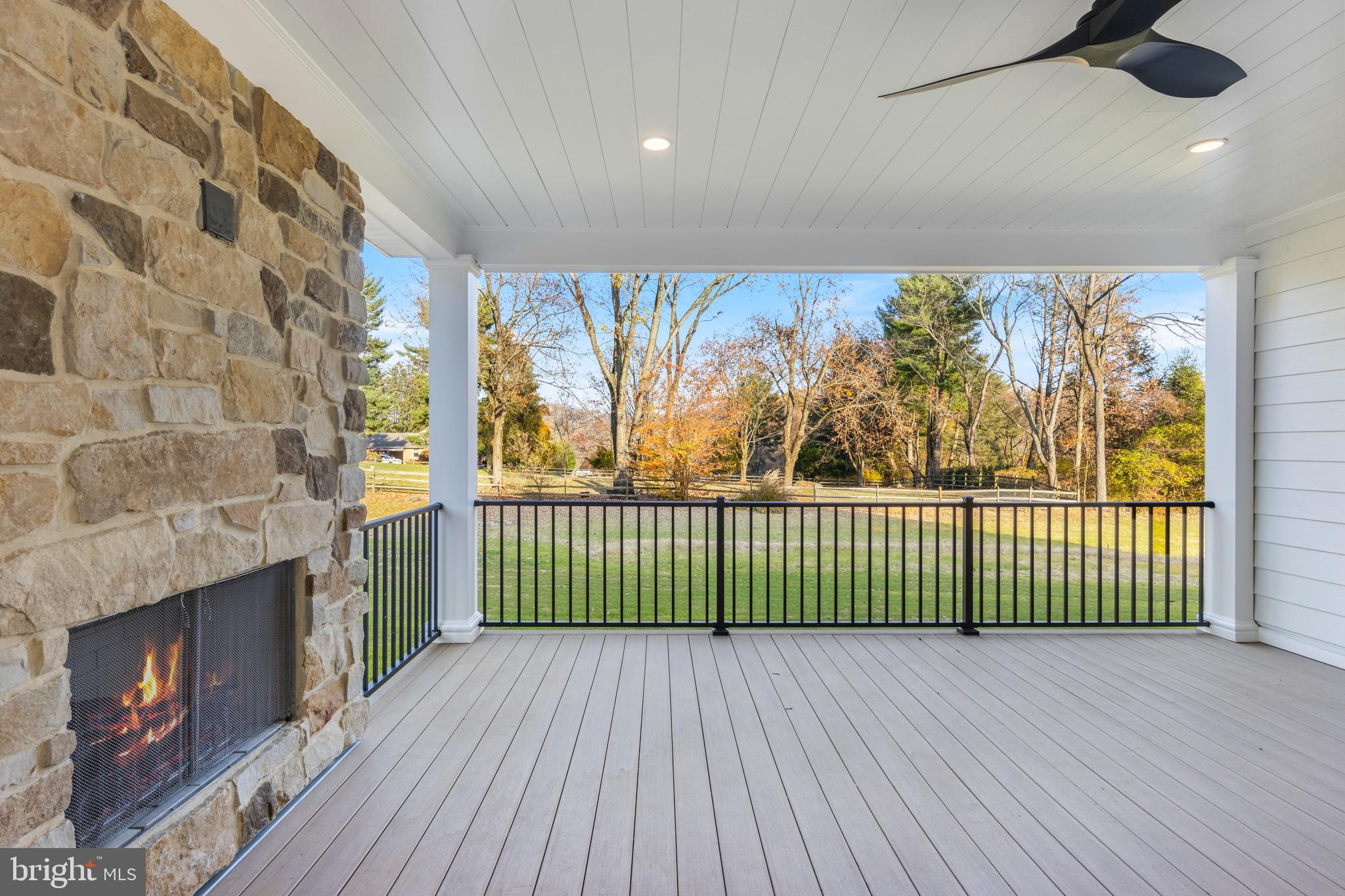 BUTTONWOOD FARMS - Residential