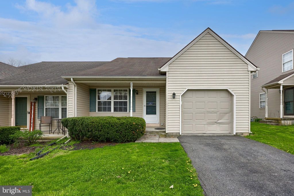 Photo of 205 Elmshire Drive, LANCASTER, PA 17603 (MLS # PALA2086054)